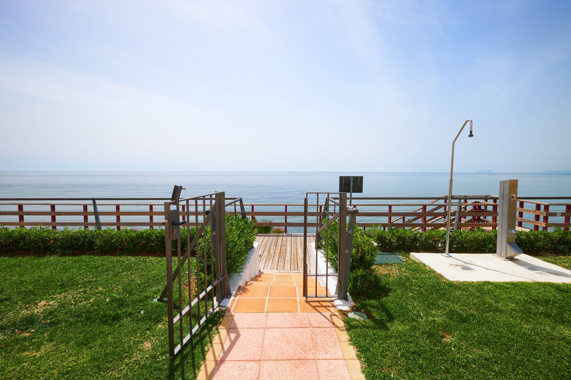 Fully renovated townhouse on a beachfront complex for sale on the New Golden Mile – Estepona