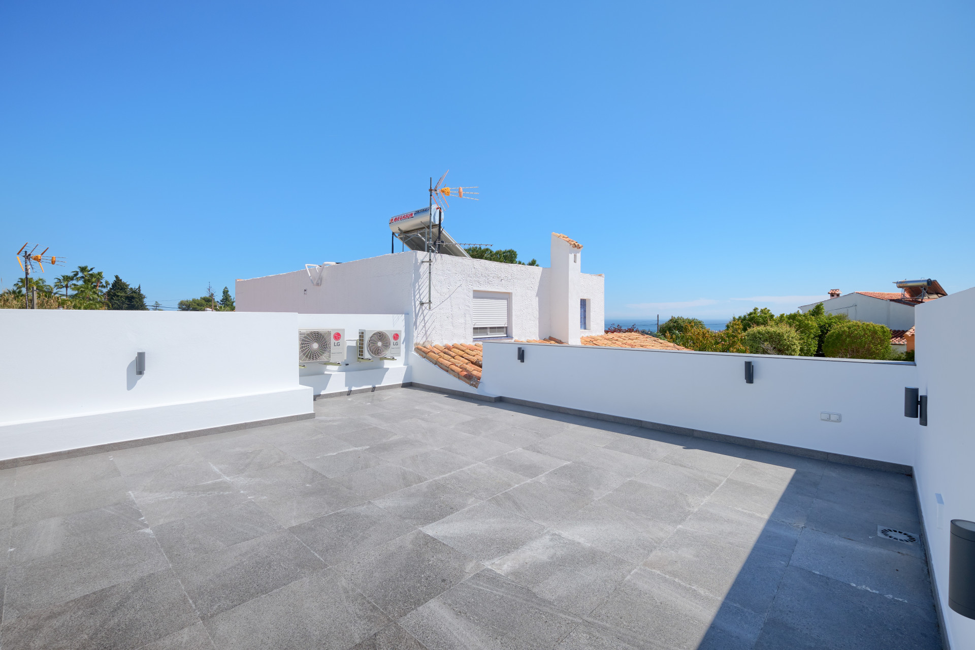 Fully renovated townhouses for sale in Puerto Romano – Estepona