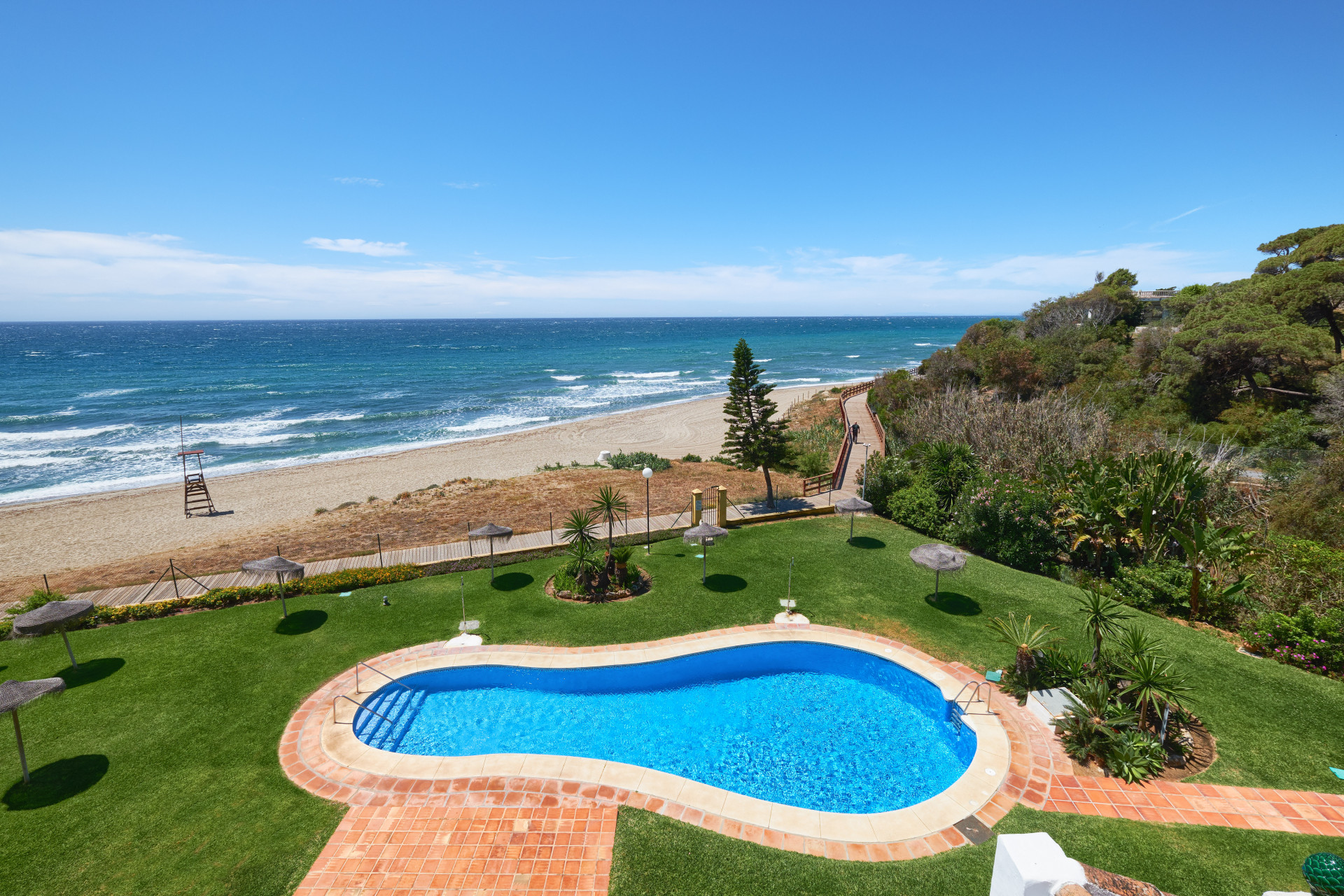 Fully refurbished first line beach penthouse for sale in Calahonda - Mijas Costa