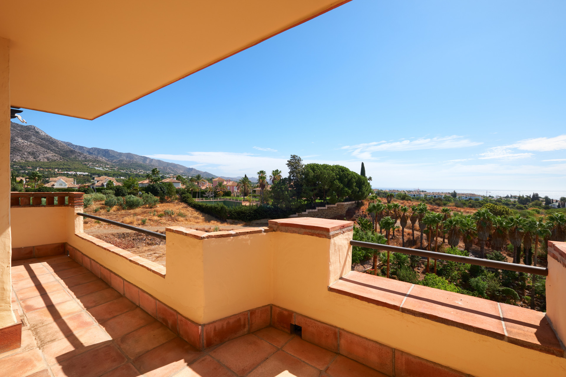Duplex penthouse for sale on the Golden Mile – Marbella