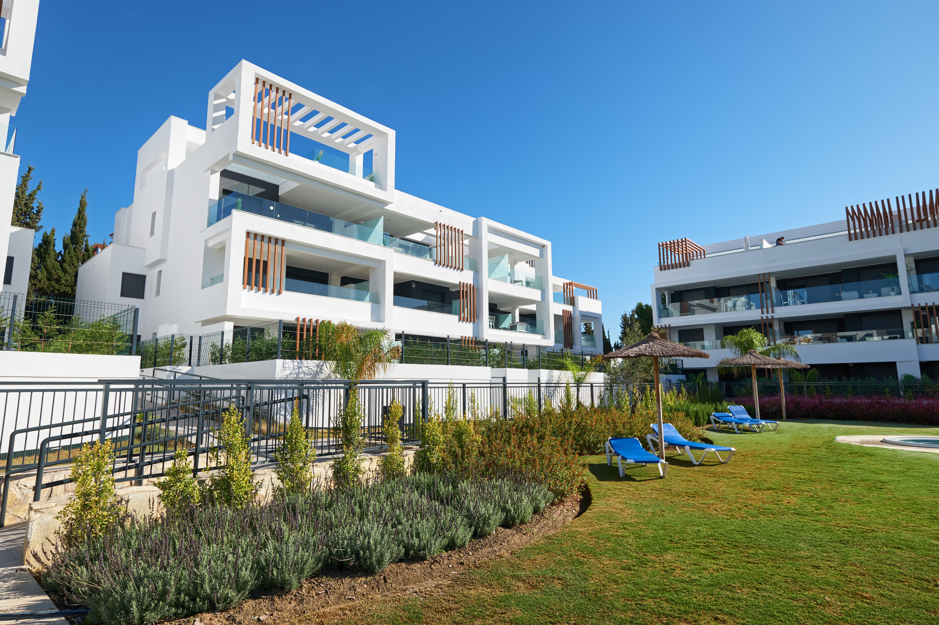 Contemporary apartment for sale in Cancelada - New Golden Mile