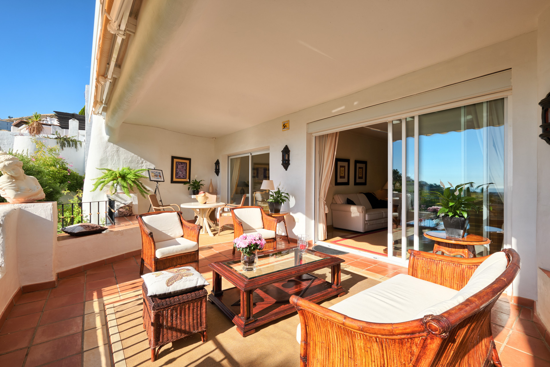 Spacious elevated ground floor apartment for sale in La Quinta - Nueva Andalucia – Marbella