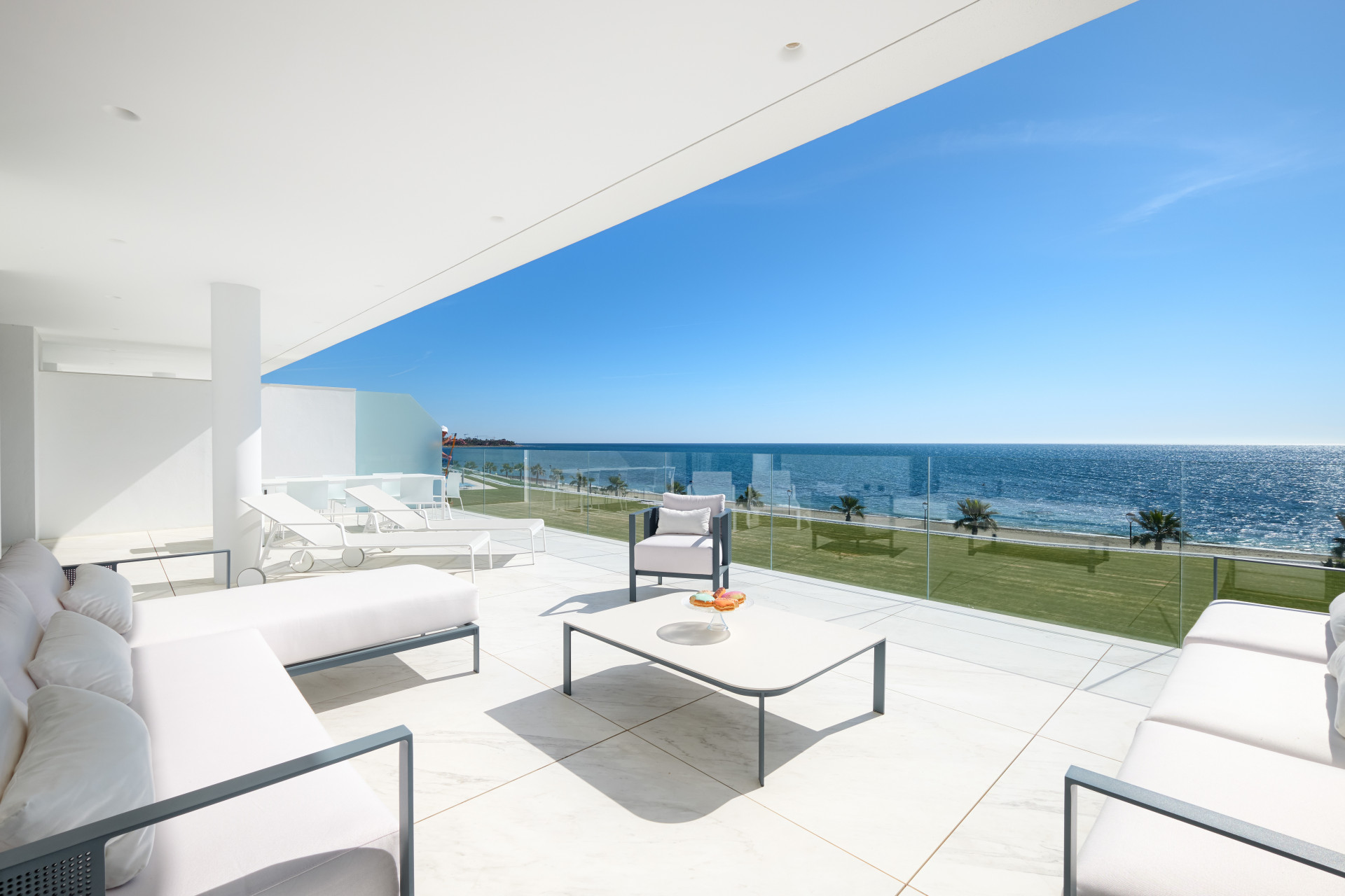 Stunning fround floor line beach modern apartment for sale on the New Golden Mile in Estepona