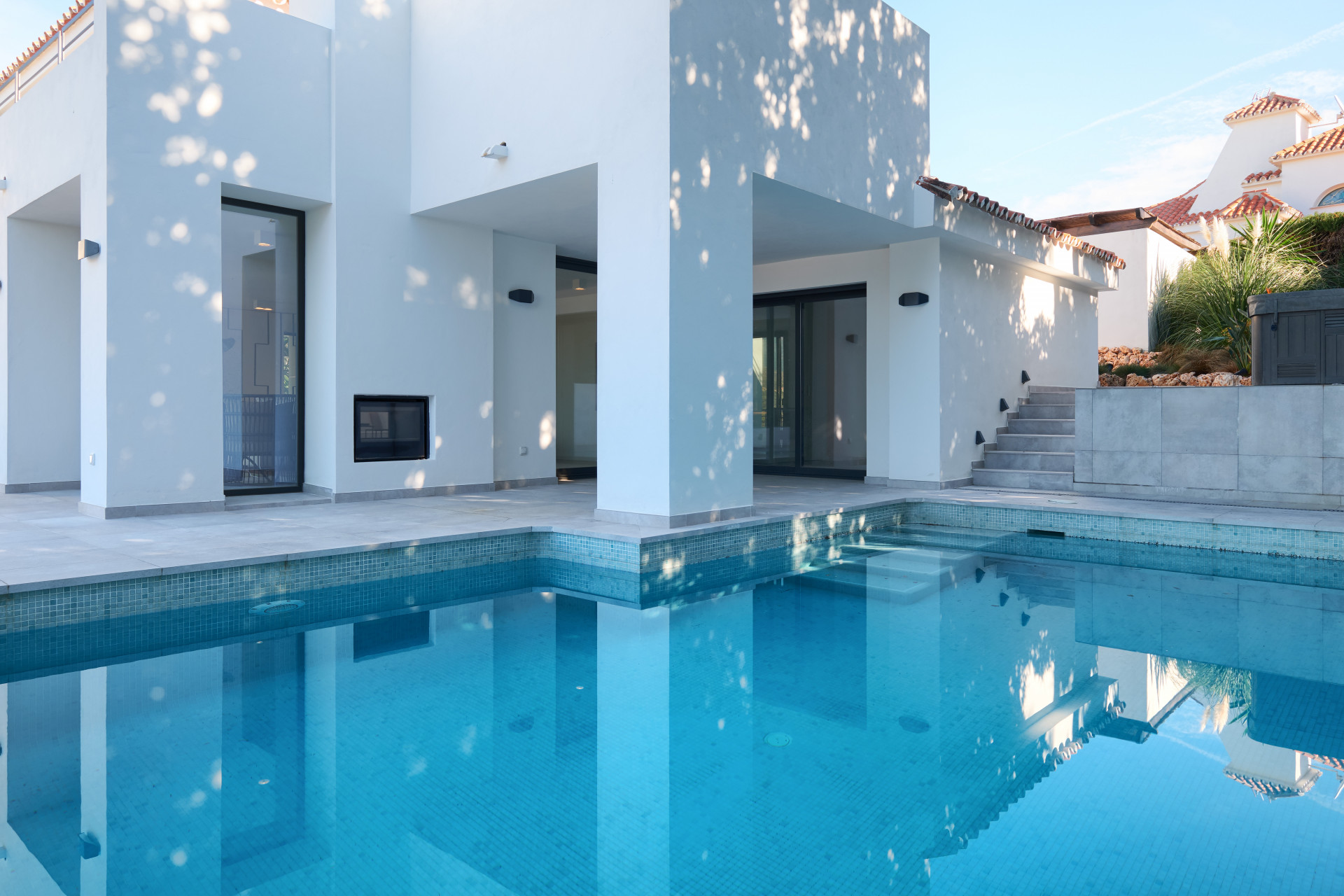 Modern Andalusian fully renovated villa for sale in Nueva Andalucia