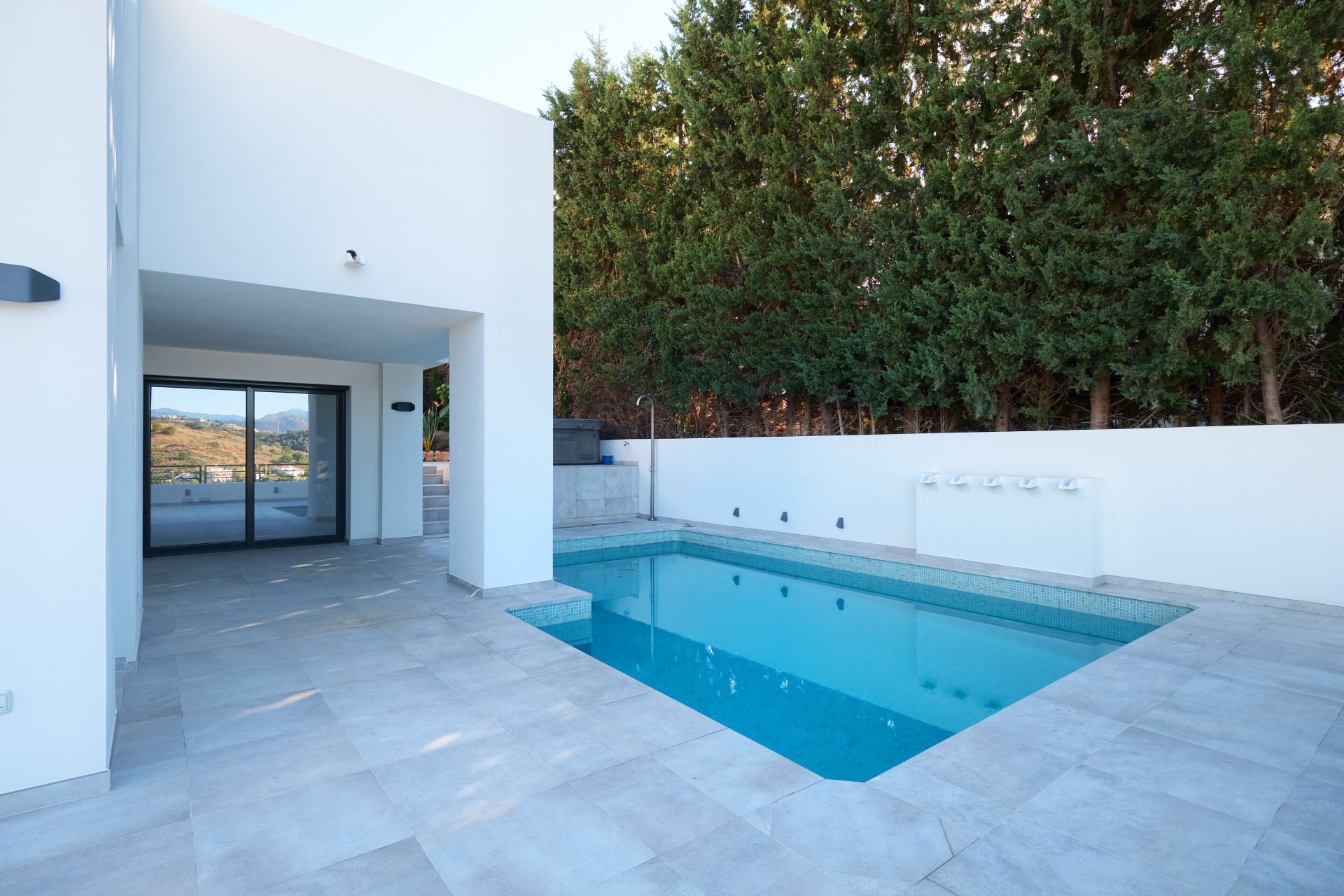 Modern Andalusian fully renovated villa for sale in Nueva Andalucia