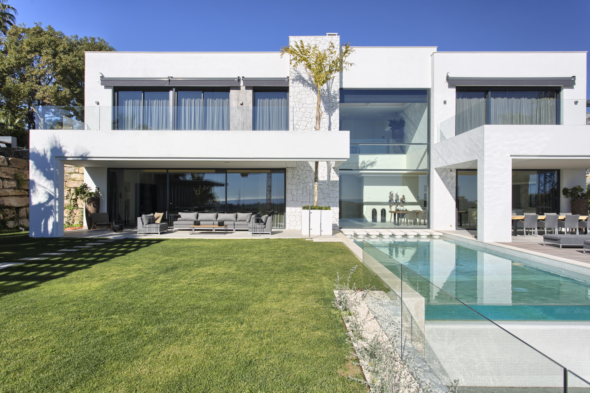 New luxury modern villa for sale in La Alquería – Benahavis
