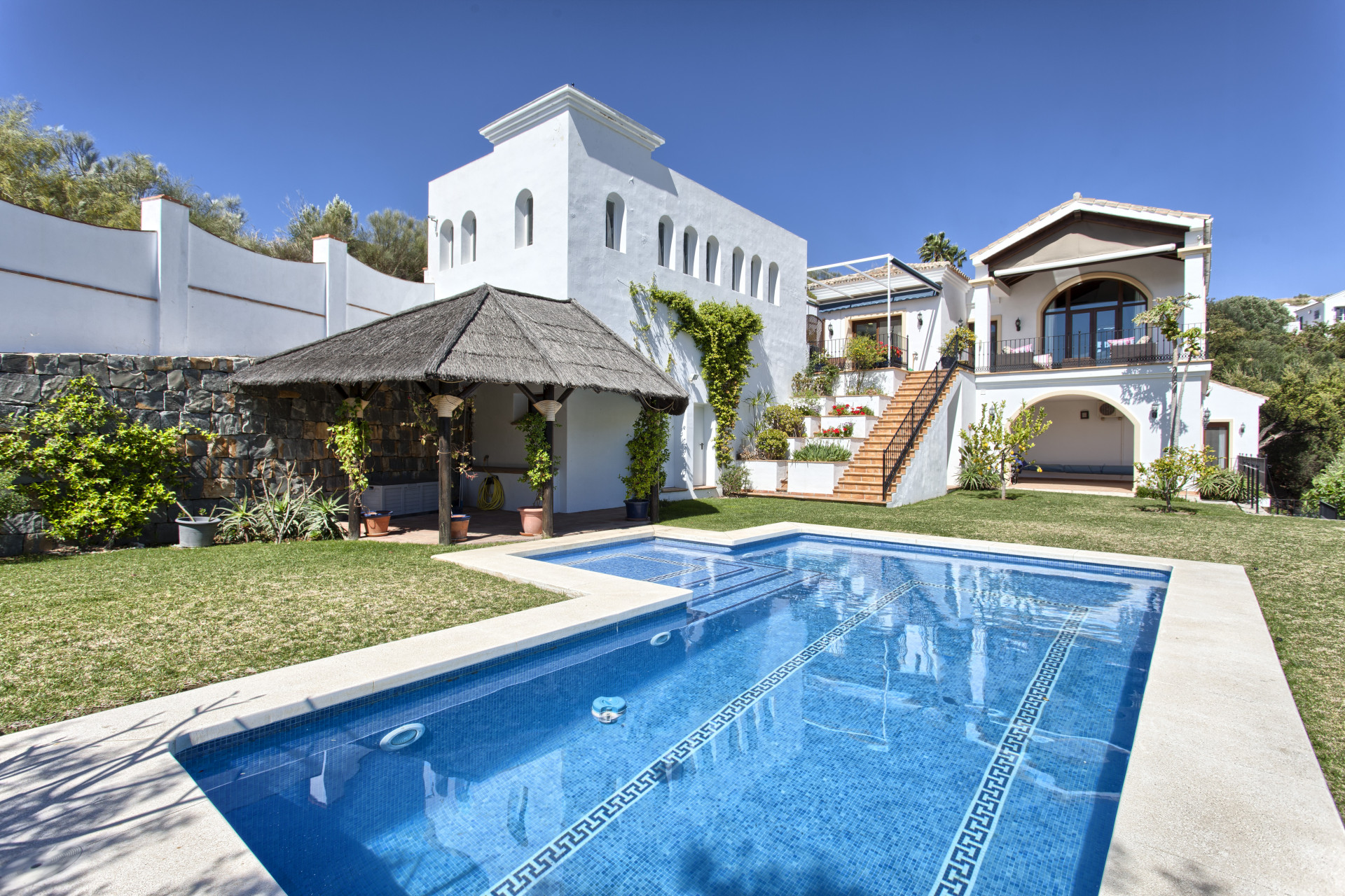 Charming classic Andalusian style detached villa for sale in Montemayor – Benahavis