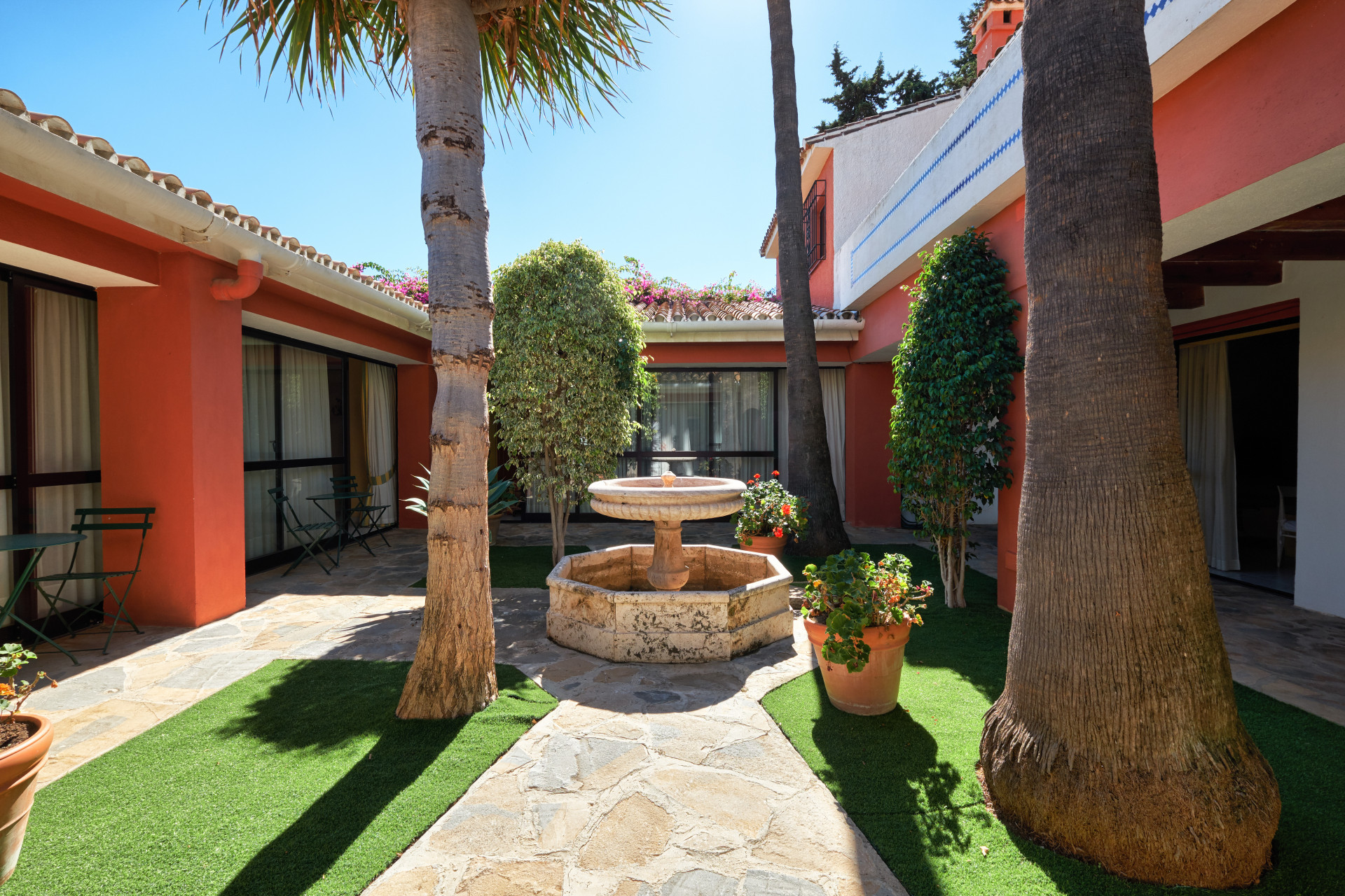 Propiedad única muy alquilable en Lomas de Río Verde - Milla de Oro - Marbella