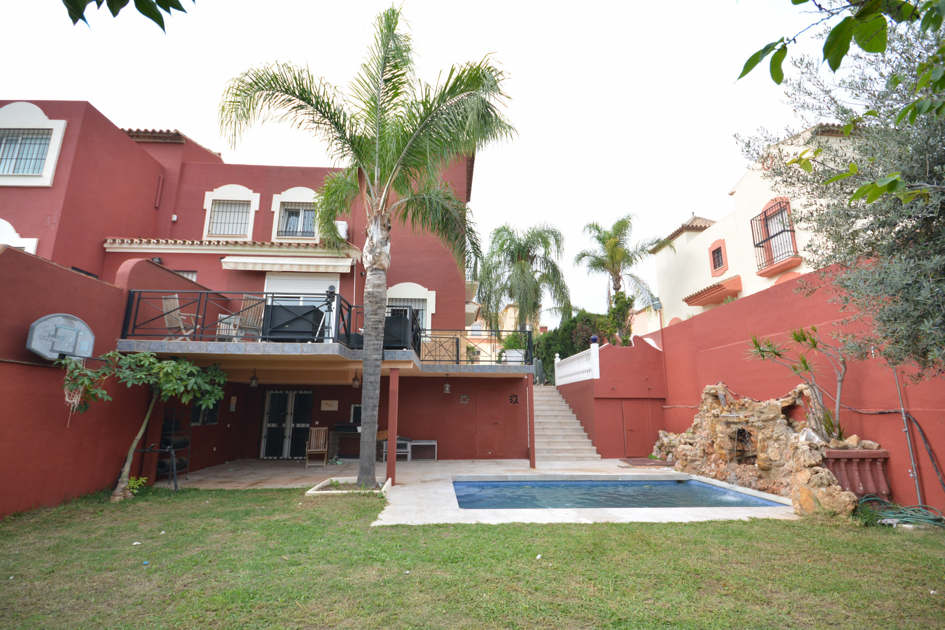 Spacious semi-detached house for sale in Marbella Town