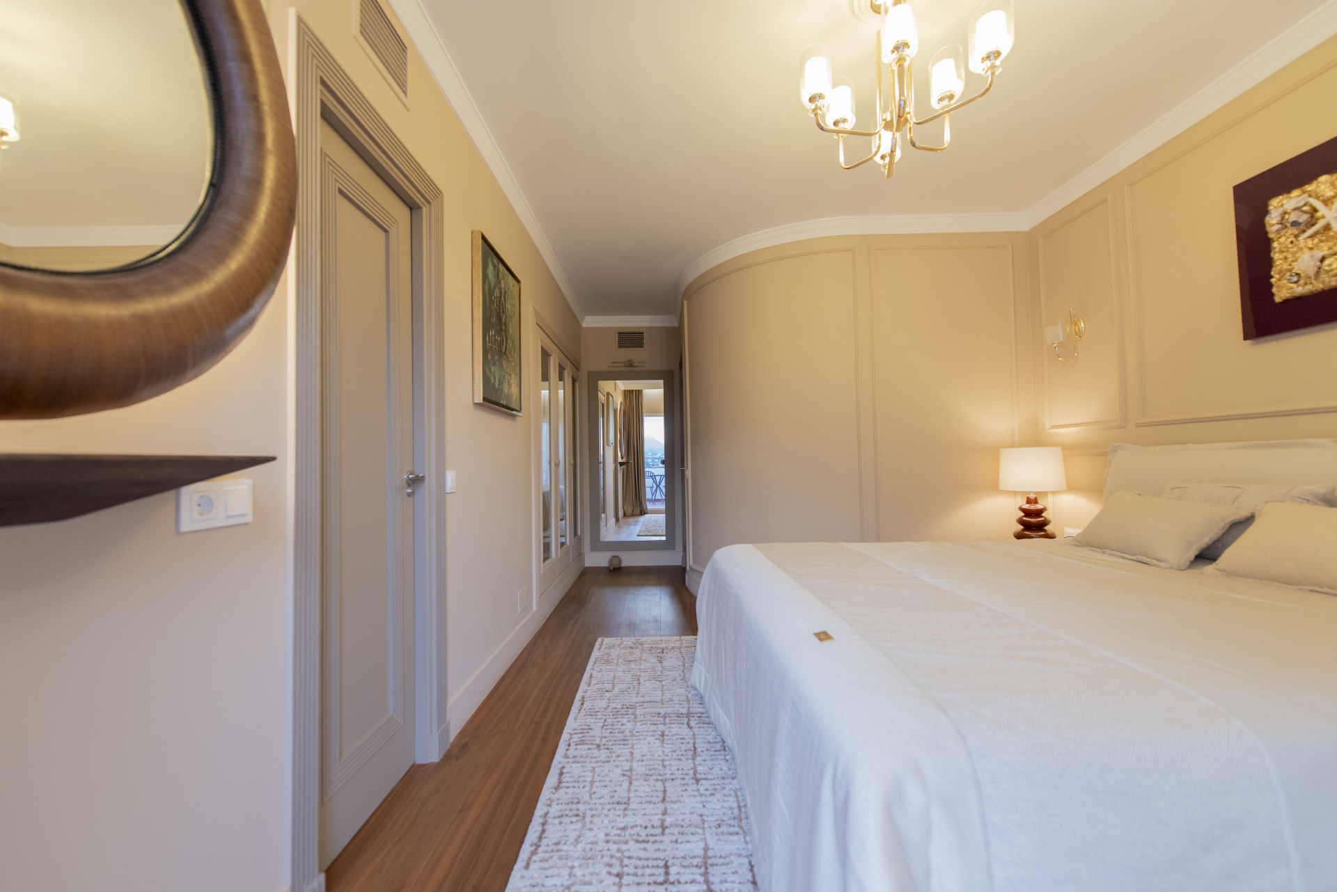 A stunning, renovated townhouse in Nueva Andalucía, Aloha. — photo 9