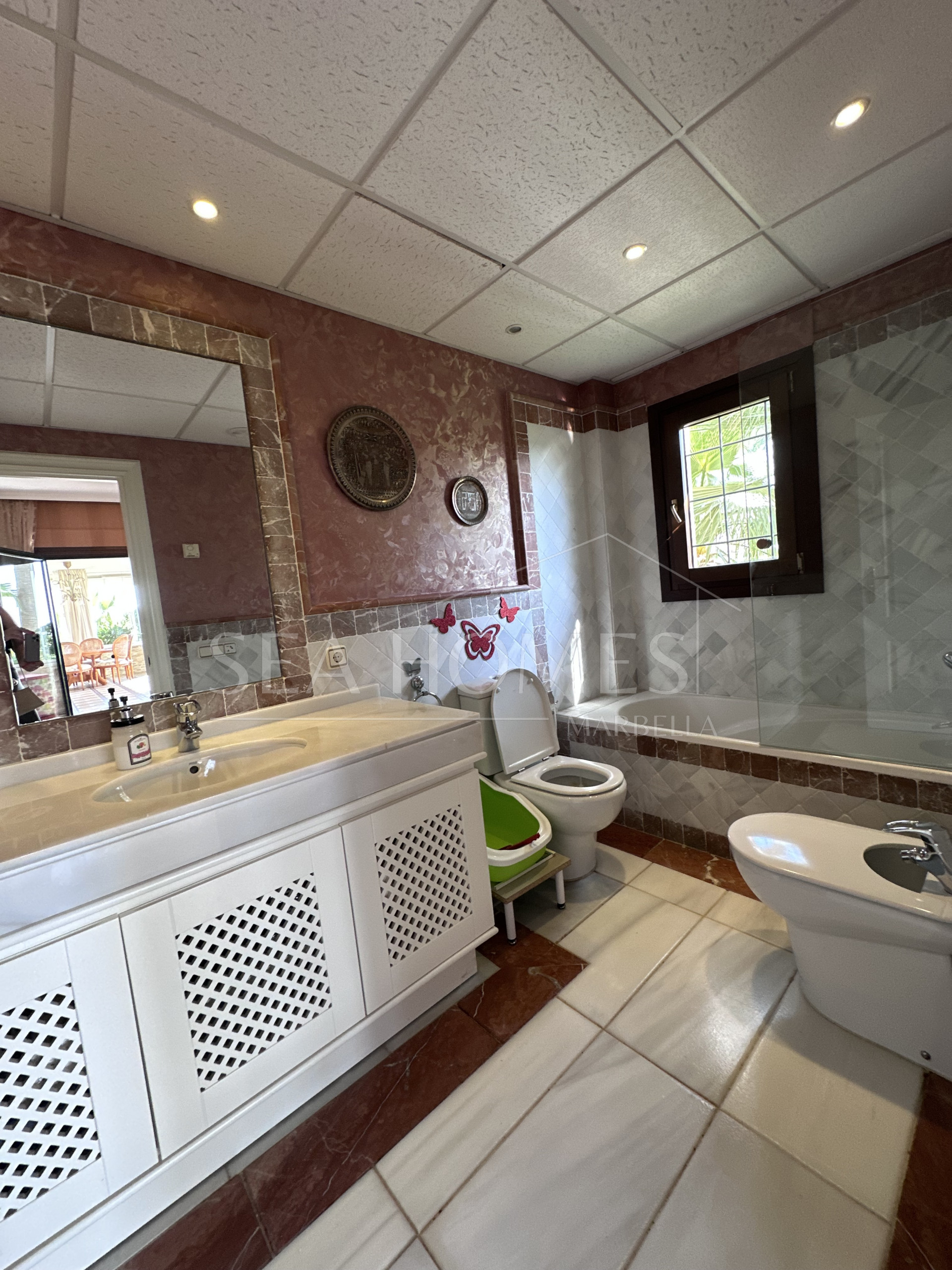 Apartment for sale in Marbella Golden Mile, Marbella