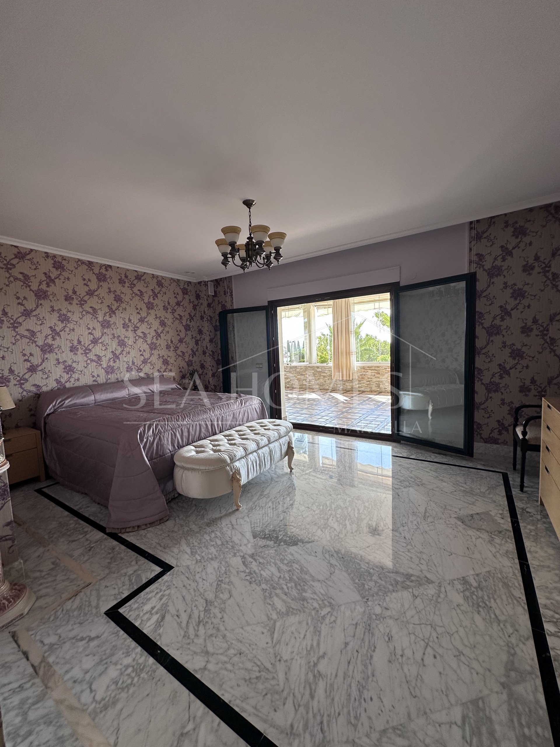 Apartment for sale in Marbella Golden Mile, Marbella