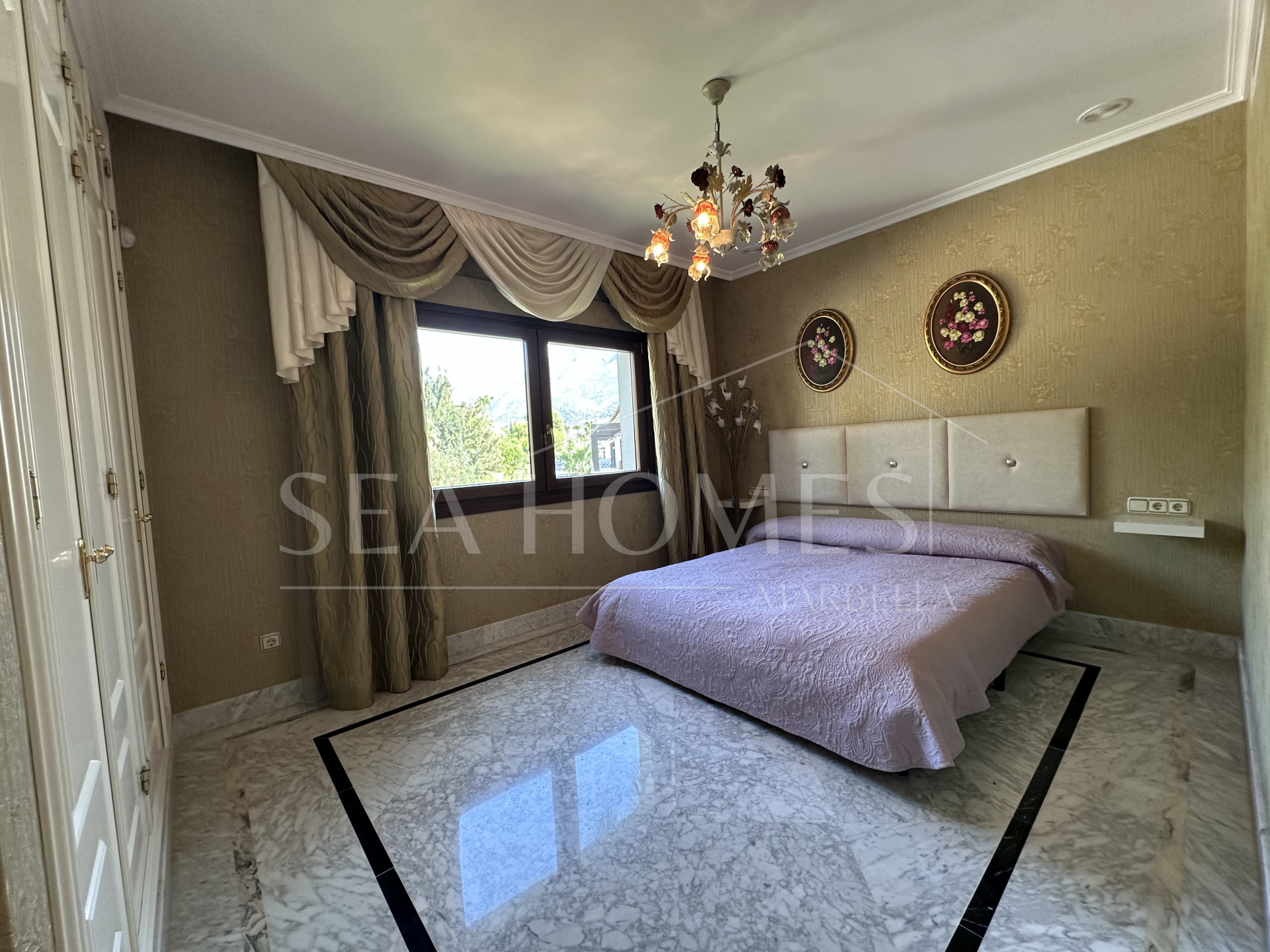 Apartment for sale in Marbella Golden Mile, Marbella
