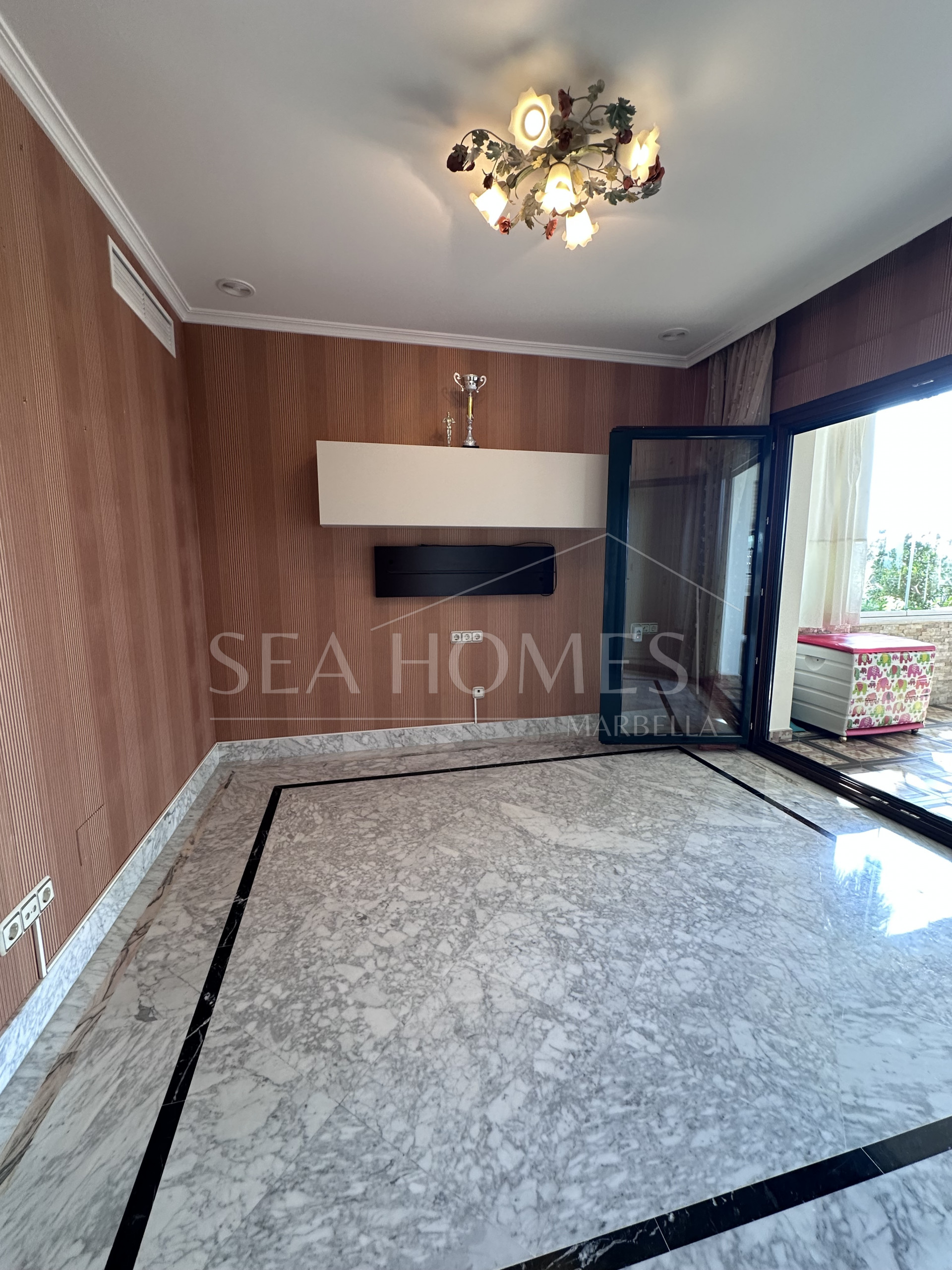 Apartment for sale in Marbella Golden Mile, Marbella