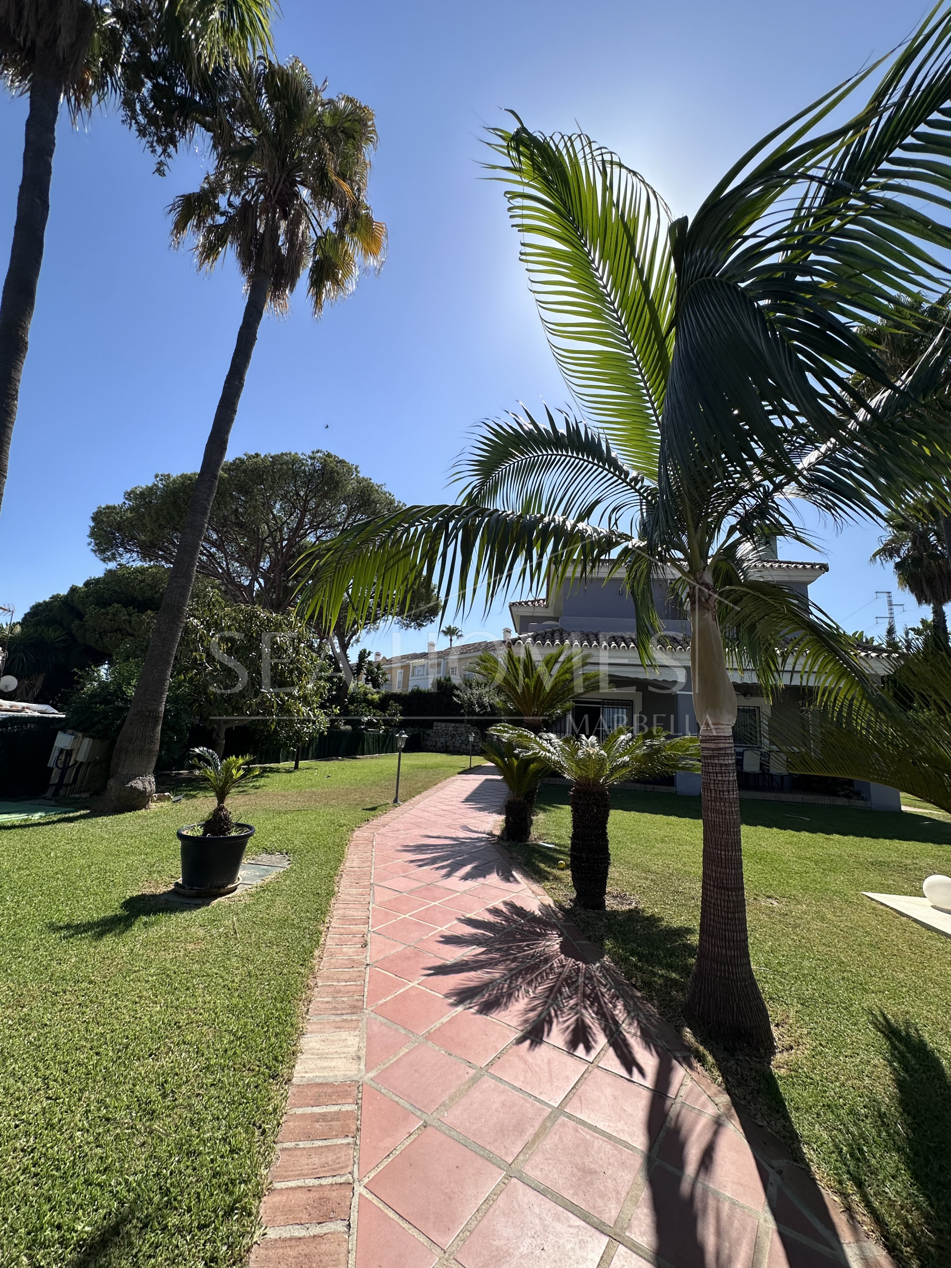 Charming Villa in Monte Biarritz