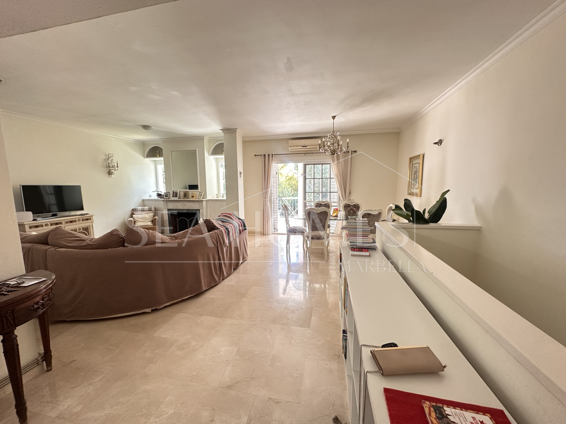 Townhouse in Aloha , Nueva Andalucía