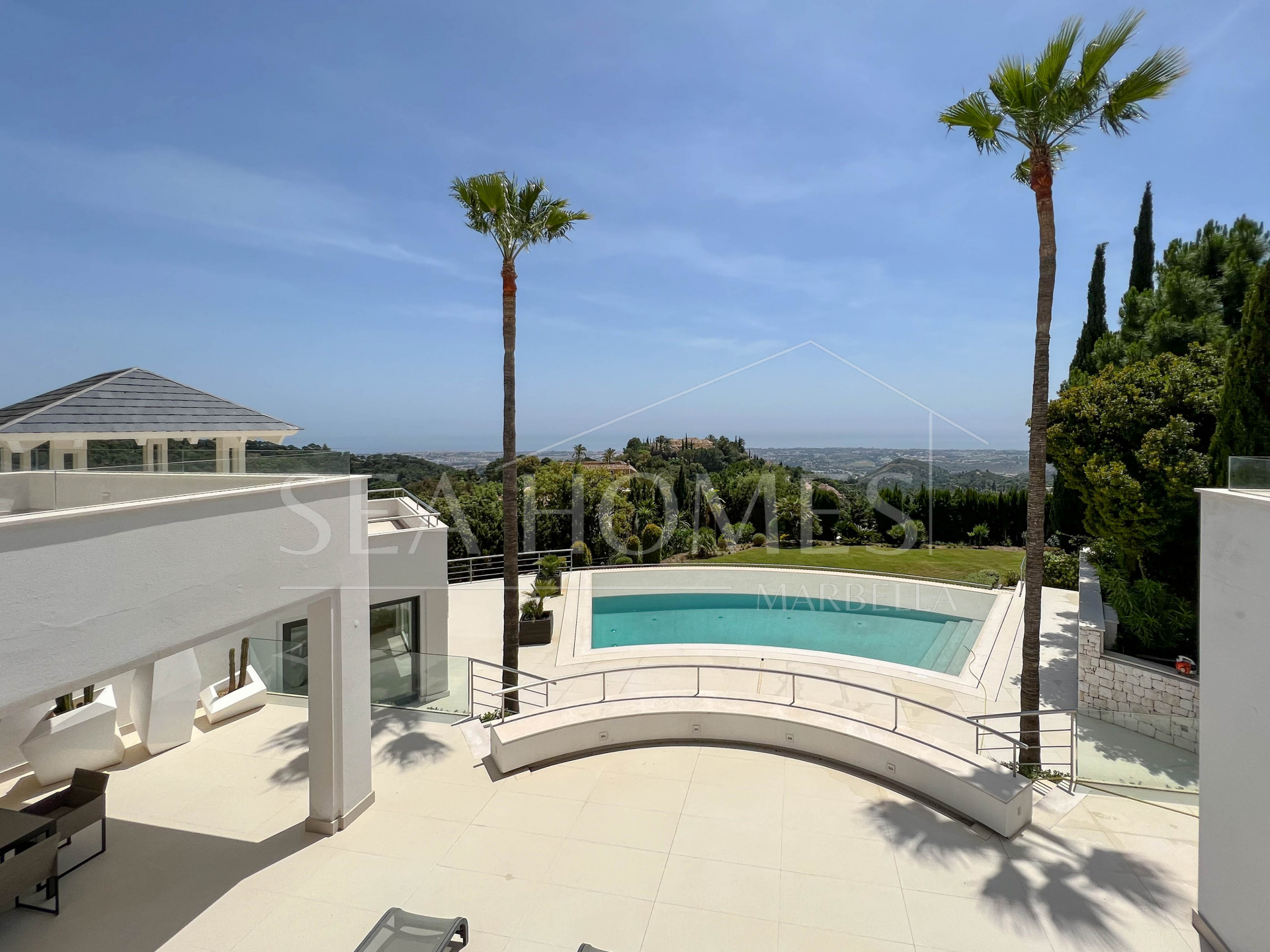 Fantastic modern villa with amazing panoramic sea views in La Zagaleta