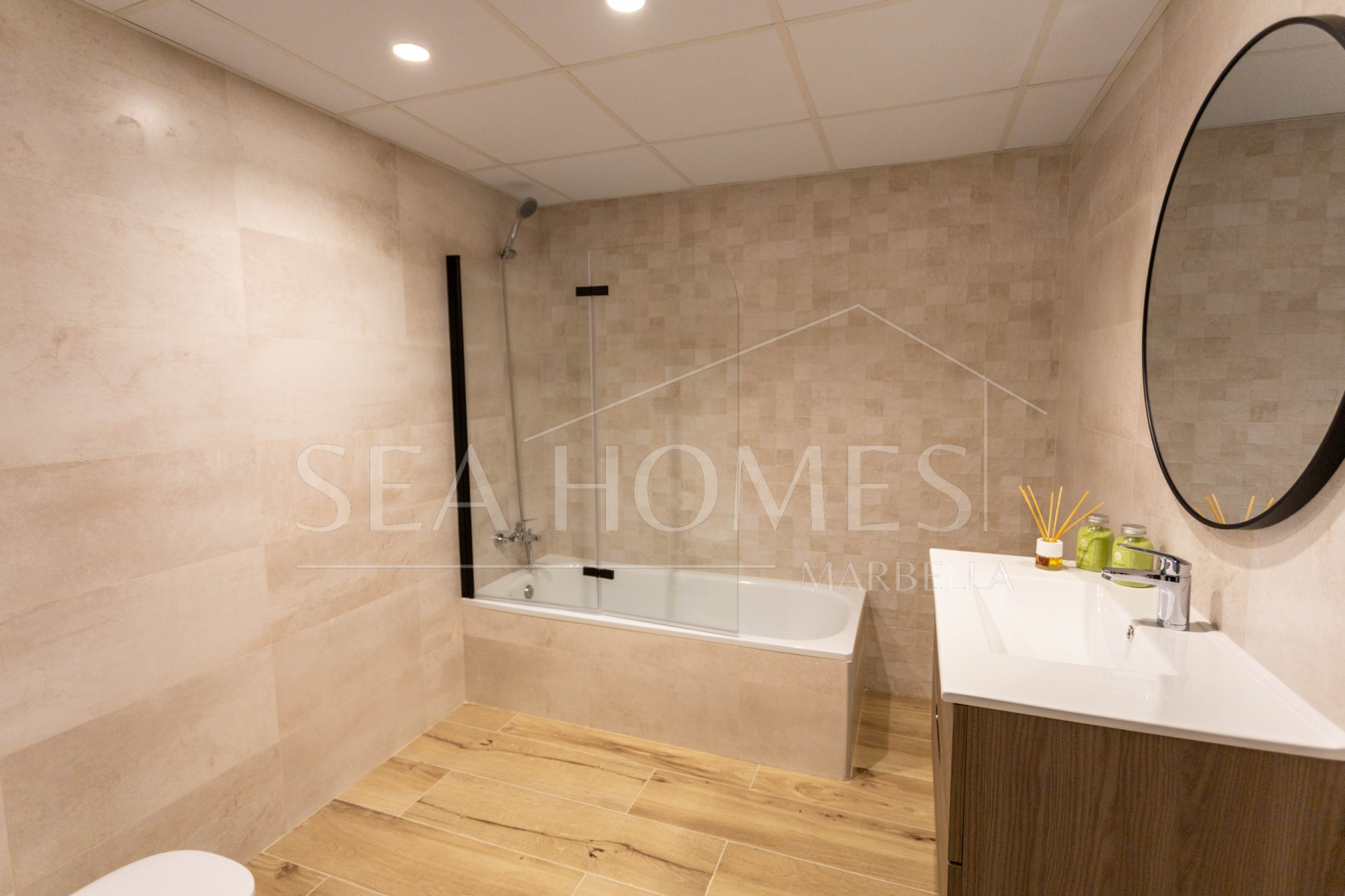 Key-ready 4-Bedroom Apartment in Albatros XV, Nueva Andalucia – Stunning Views