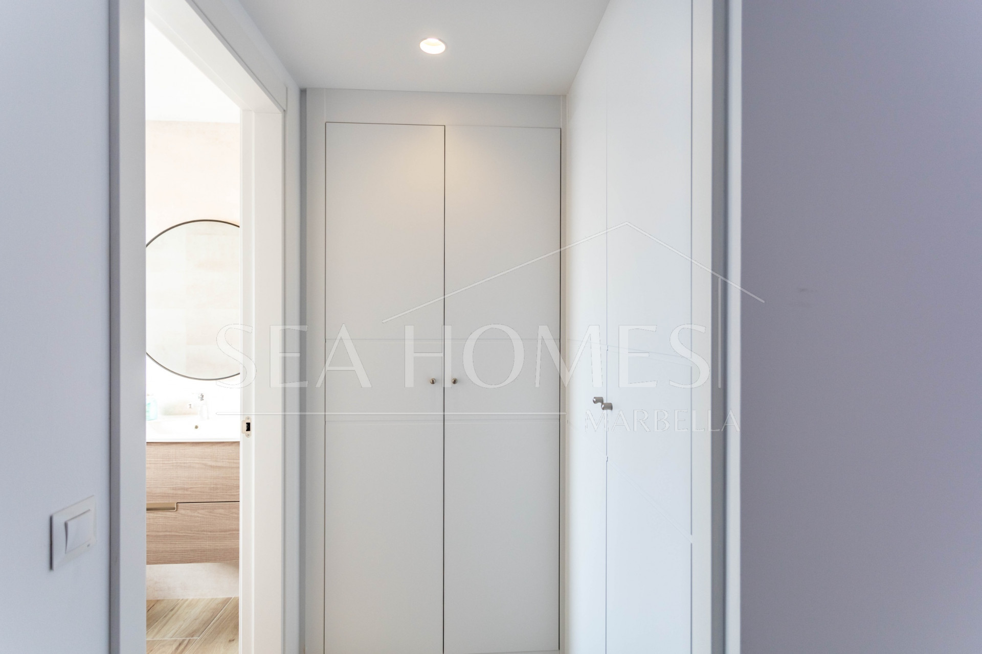 Key-ready 4-Bedroom Apartment in Albatros XV, Nueva Andalucia – Stunning Views