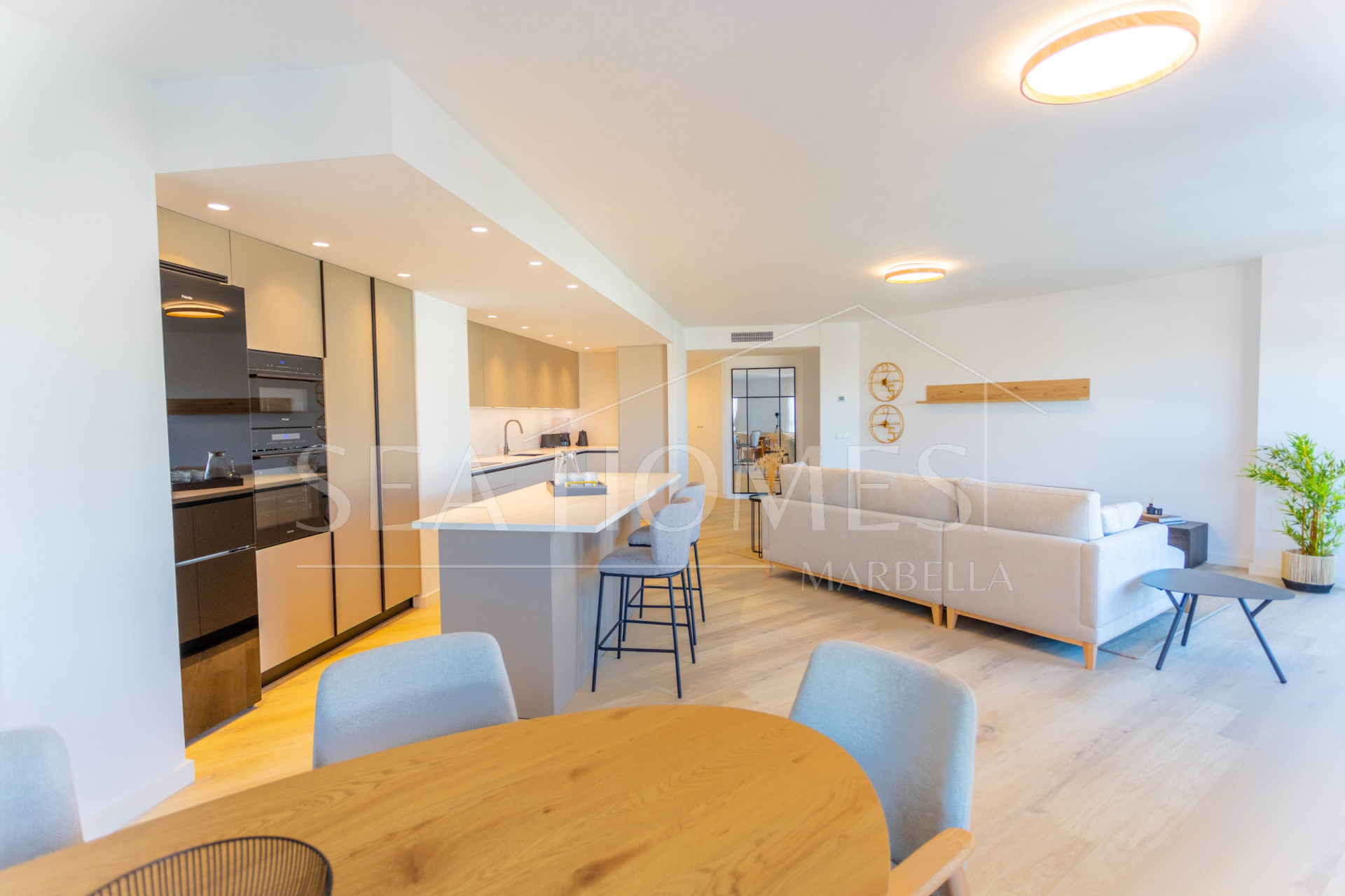 Key-ready 4-Bedroom Apartment in Albatros XV, Nueva Andalucia – Stunning Views