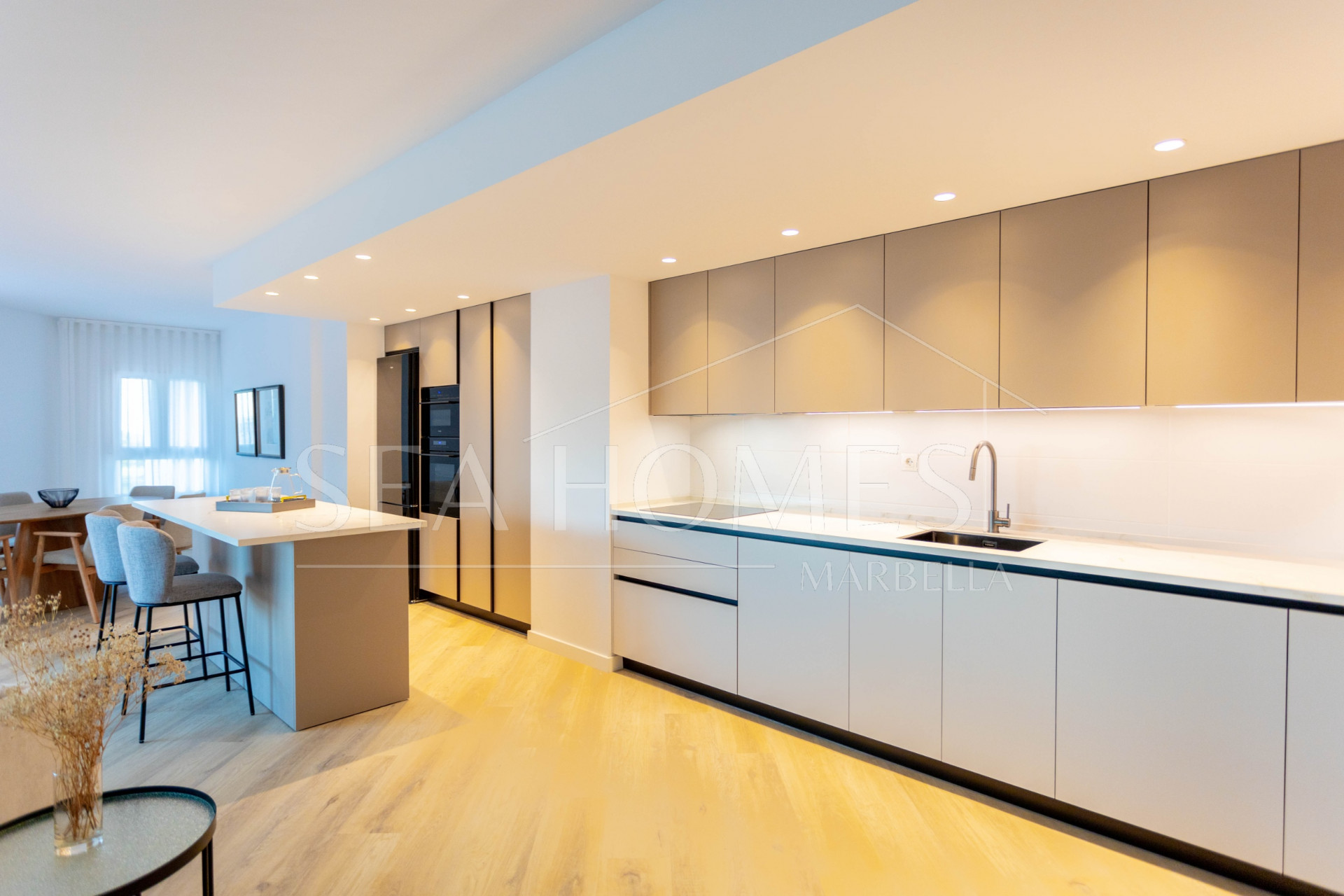 Key-ready 4-Bedroom Apartment in Albatros XV, Nueva Andalucia – Stunning Views