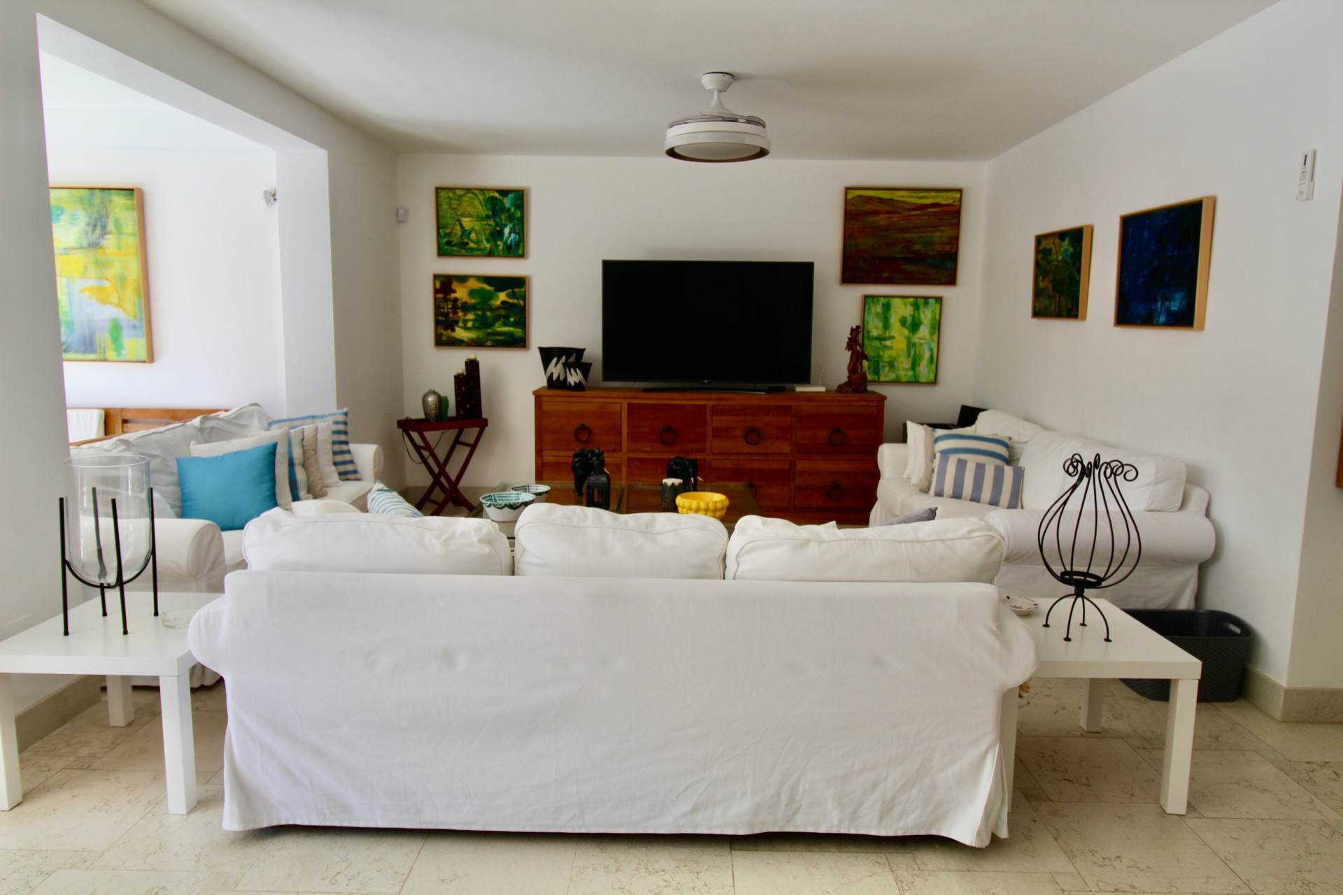 Beachside Mediterranean Villa for Sale in El Presidente, Marbella – Investment Opportunity