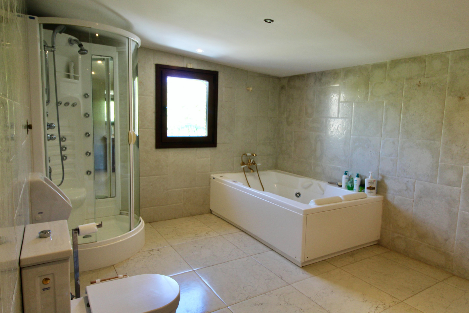 Beachside Mediterranean Villa for Sale in El Presidente, Marbella – Investment Opportunity