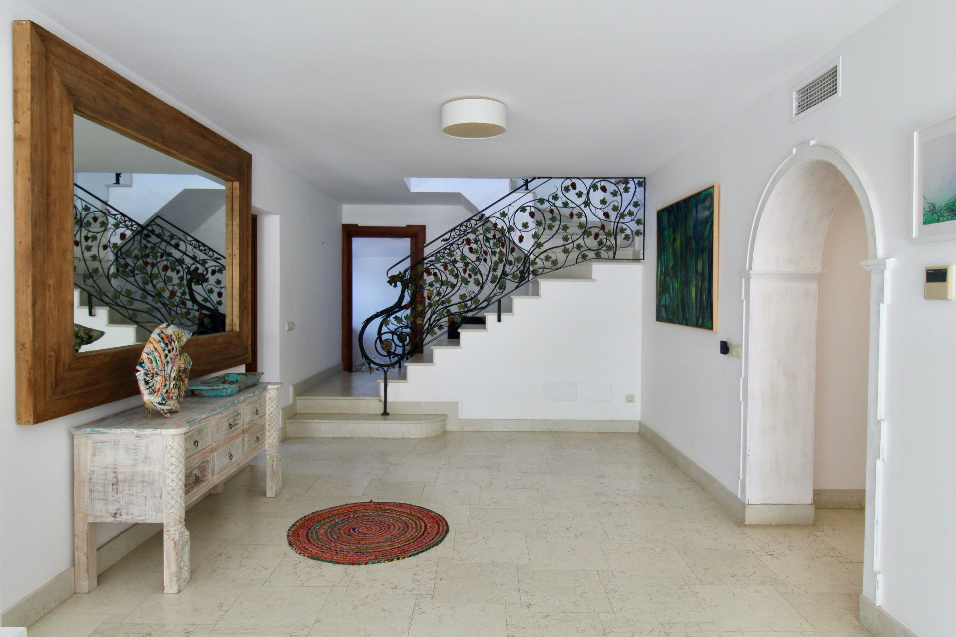 Beachside Mediterranean Villa for Sale in El Presidente, Marbella – Investment Opportunity