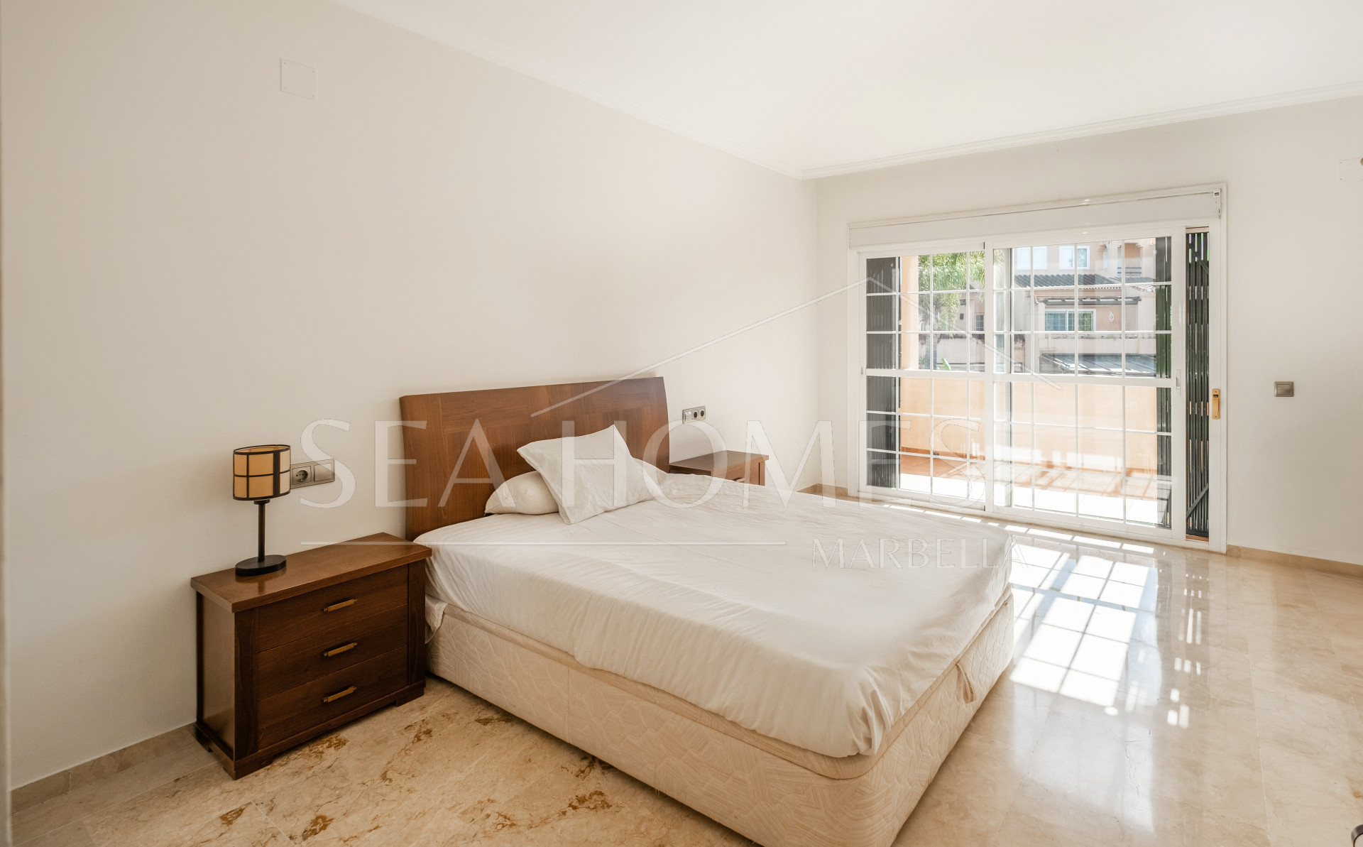 Spacious Townhouse in Oasis de Nagüeles with 4 Bedrooms and Garage – Potential for 5th Bedroom