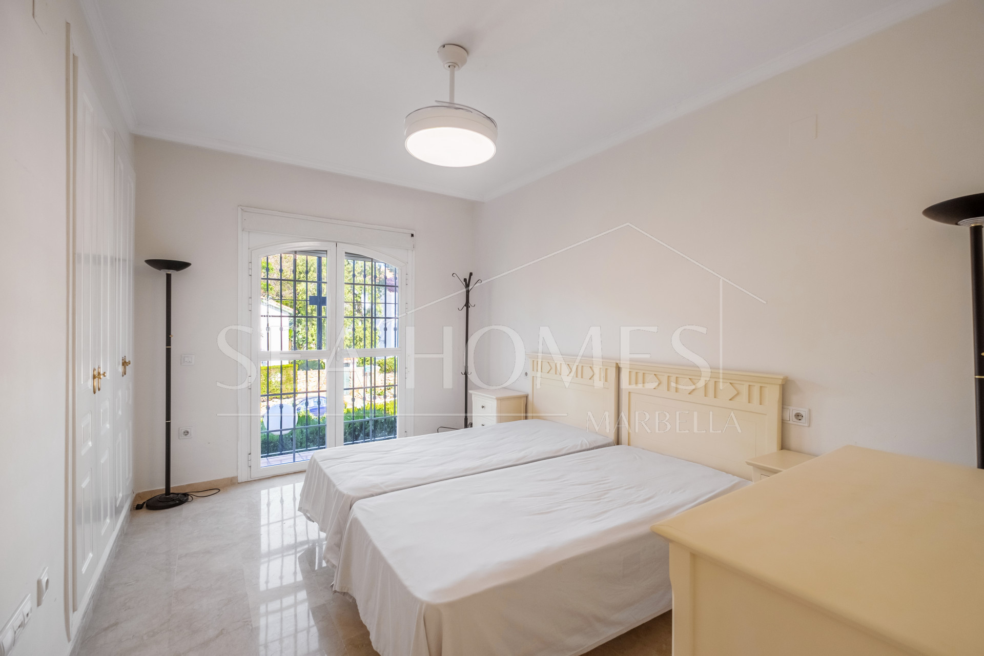 Spacious Townhouse in Oasis de Nagüeles with 4 Bedrooms and Garage – Potential for 5th Bedroom