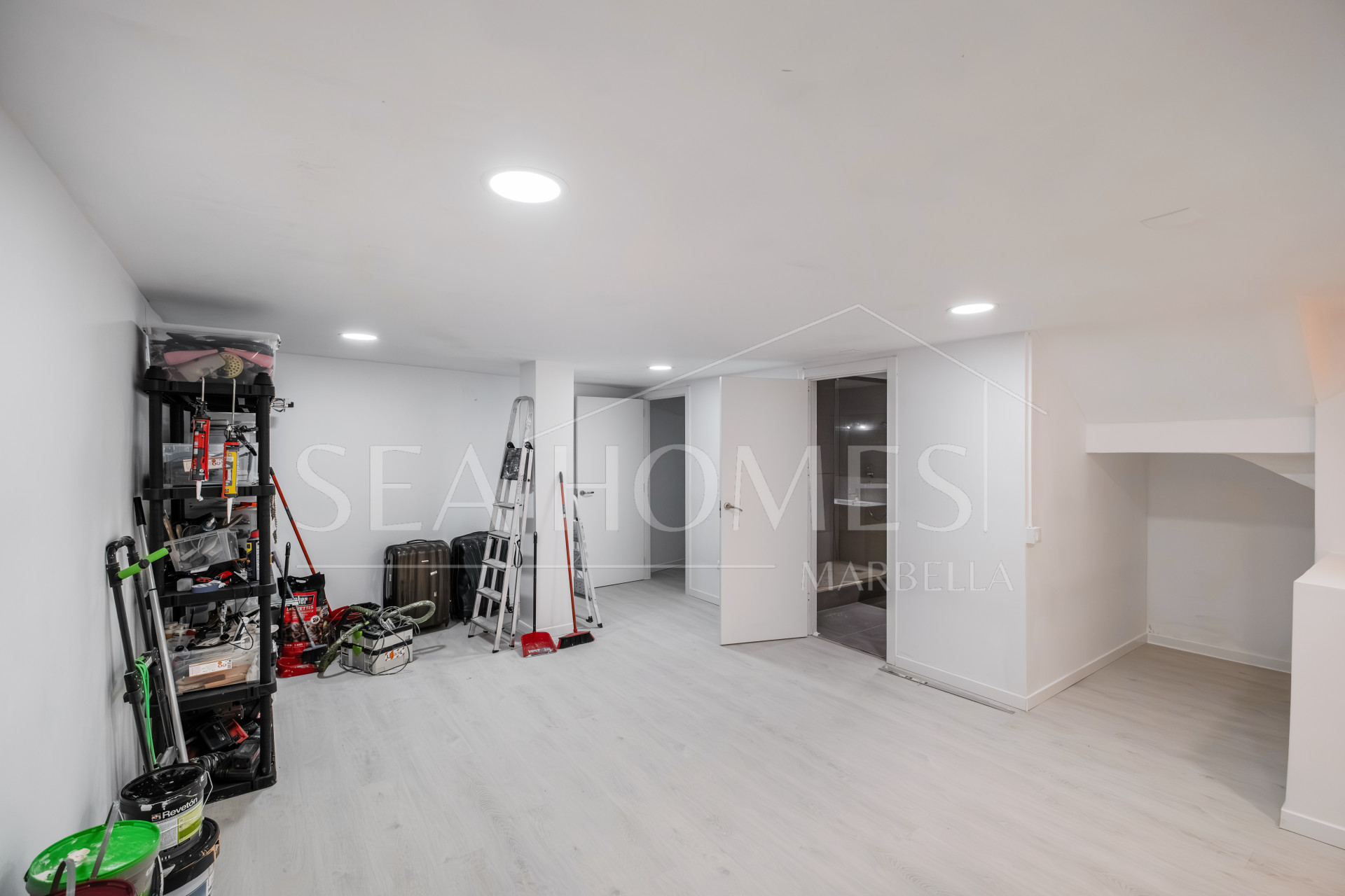 Spacious Townhouse in Oasis de Nagüeles with 4 Bedrooms and Garage – Potential for 5th Bedroom