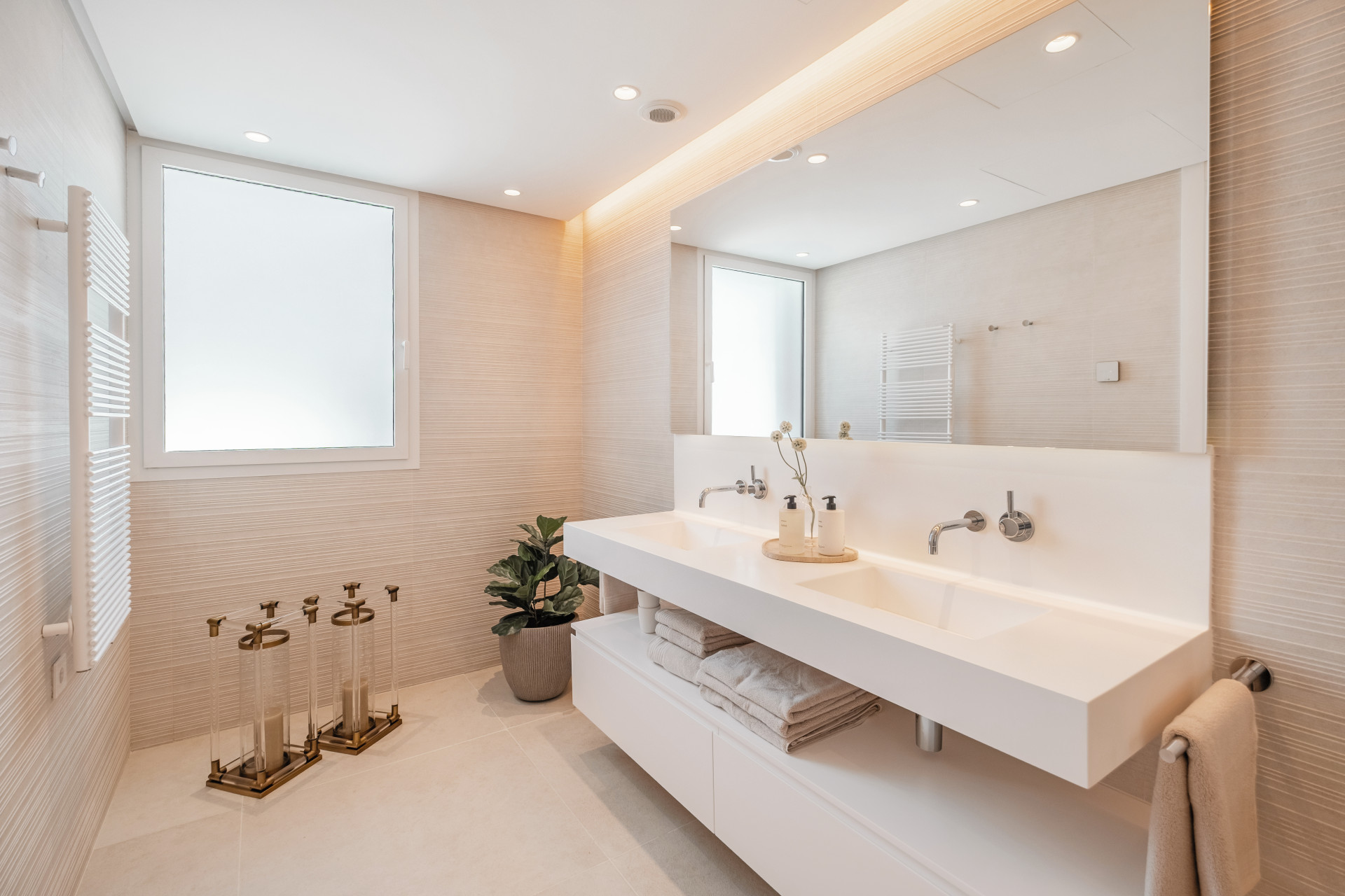 Spectacular Penthouse with a Roof Terrace and its Own Private Pool & Jacuzzi with The Best Sea and Mountain Views — photo 12