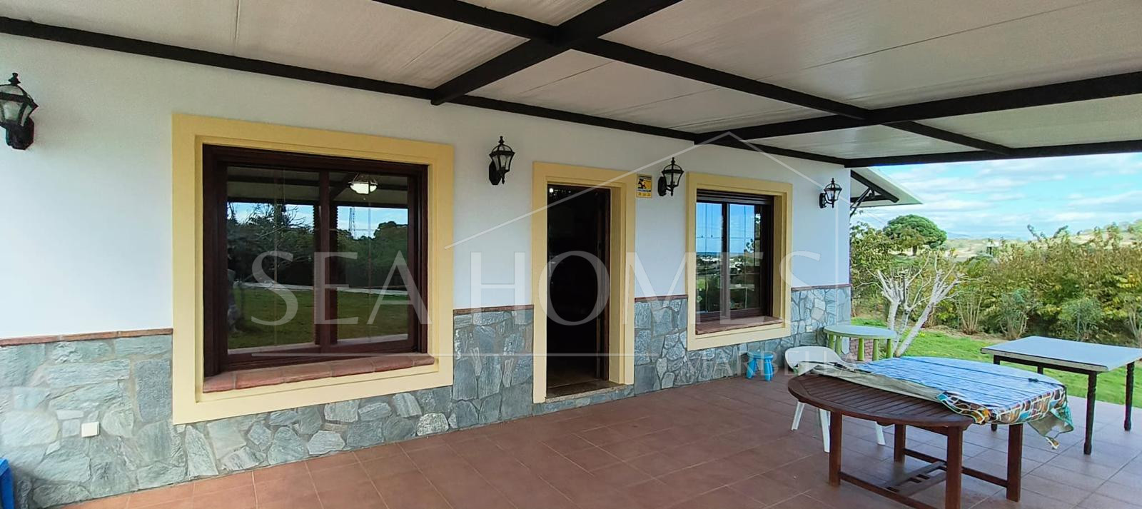 Beautiful, large country villa with beautiful sea views