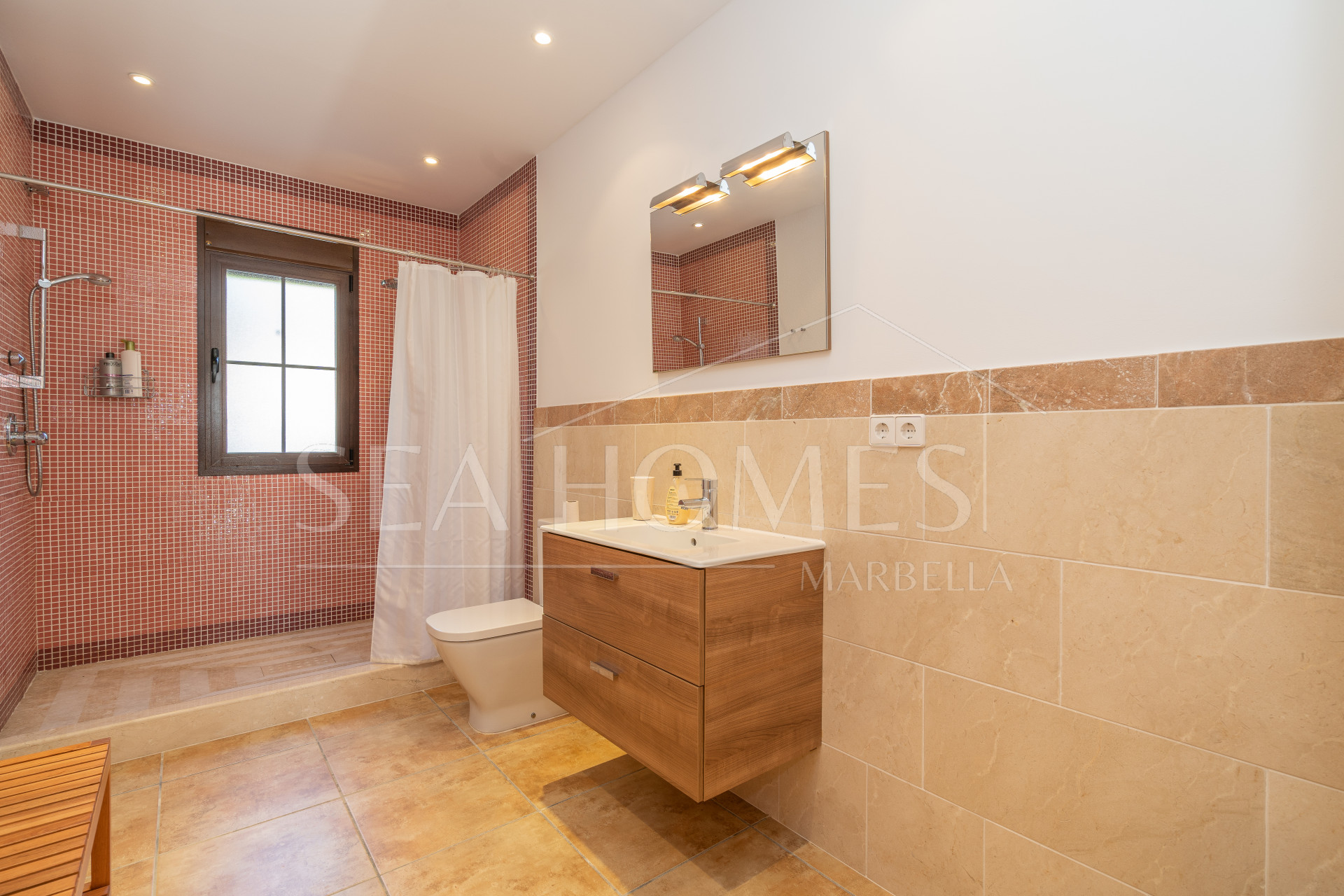 Beautiful, large country villa with beautiful sea views