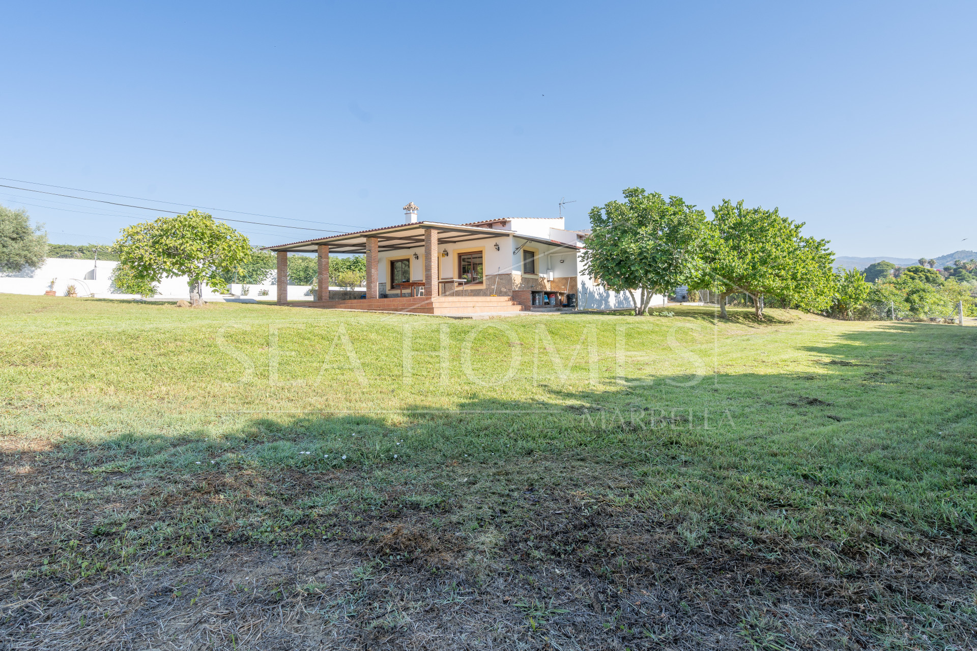 Beautiful, large country villa with beautiful sea views
