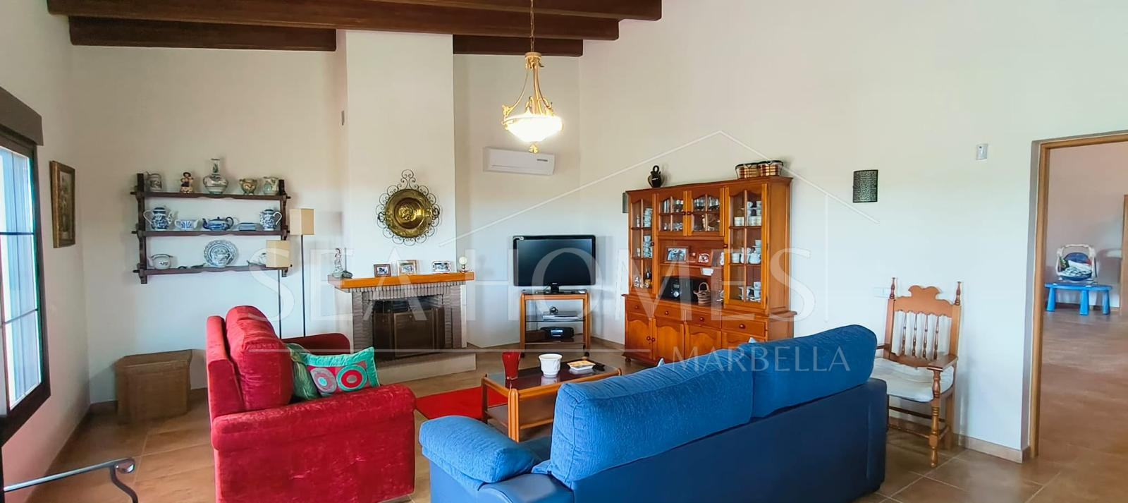 Beautiful, large country villa with beautiful sea views