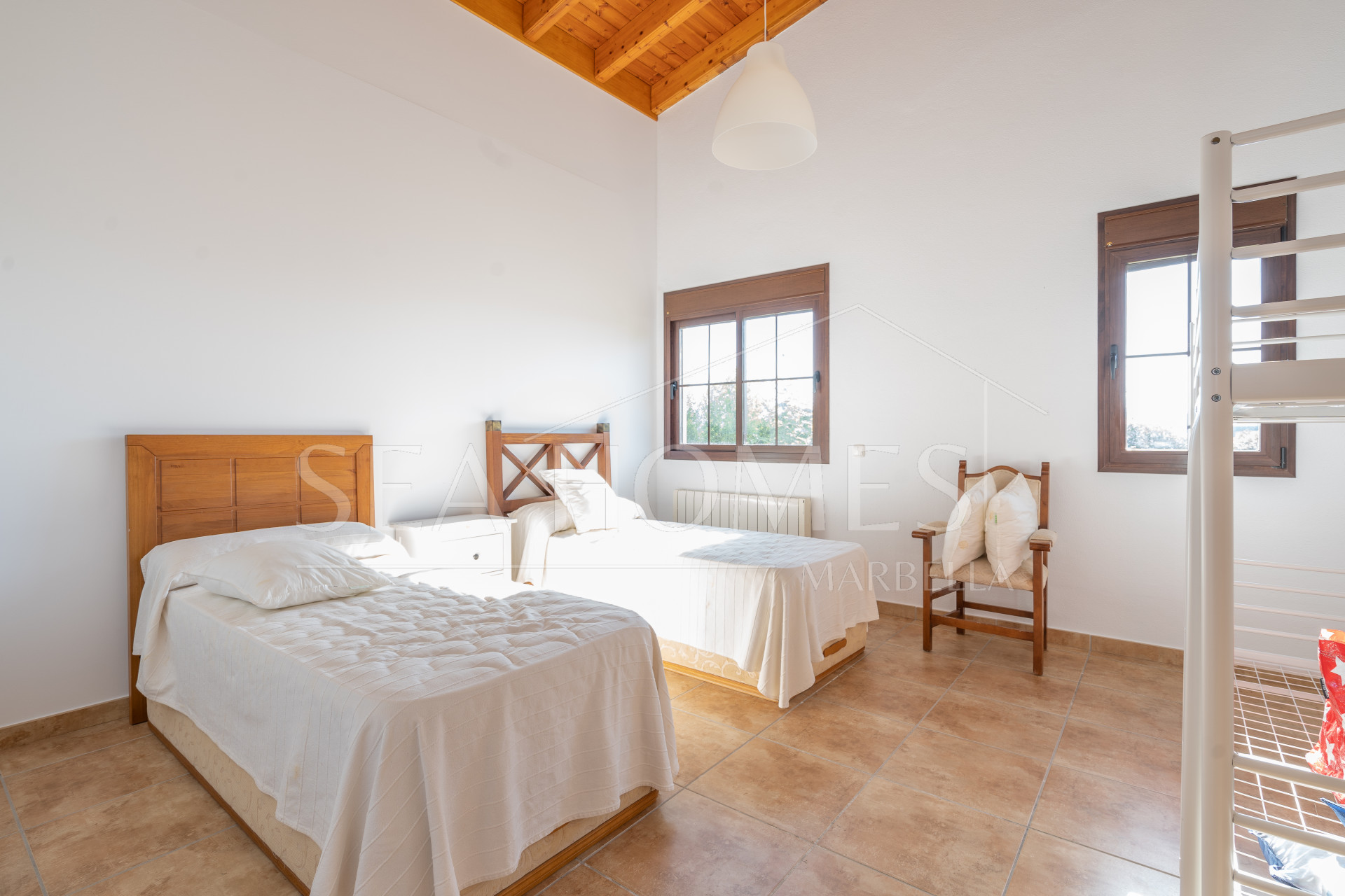 Beautiful, large country villa with beautiful sea views