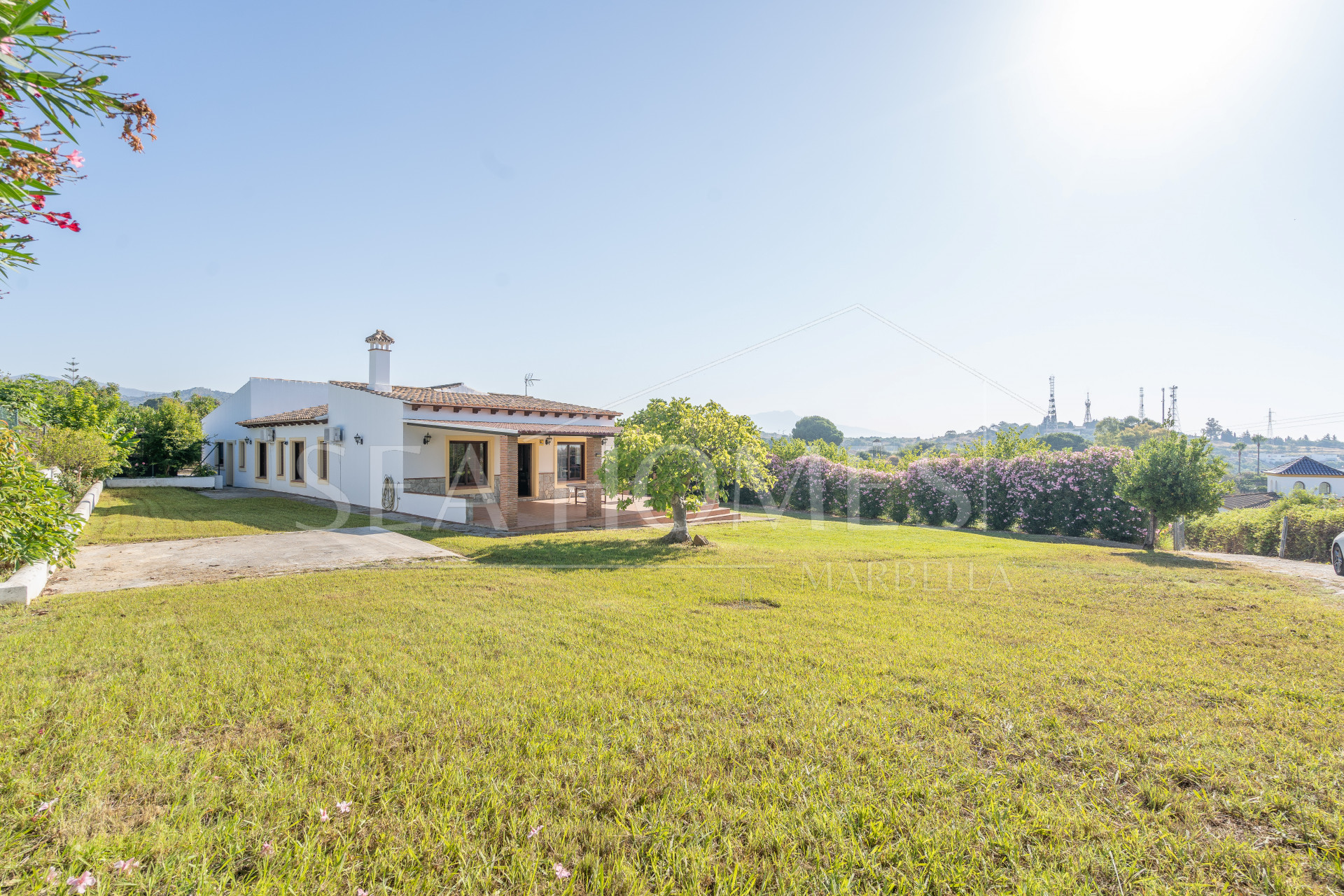 Beautiful, large country villa with beautiful sea views