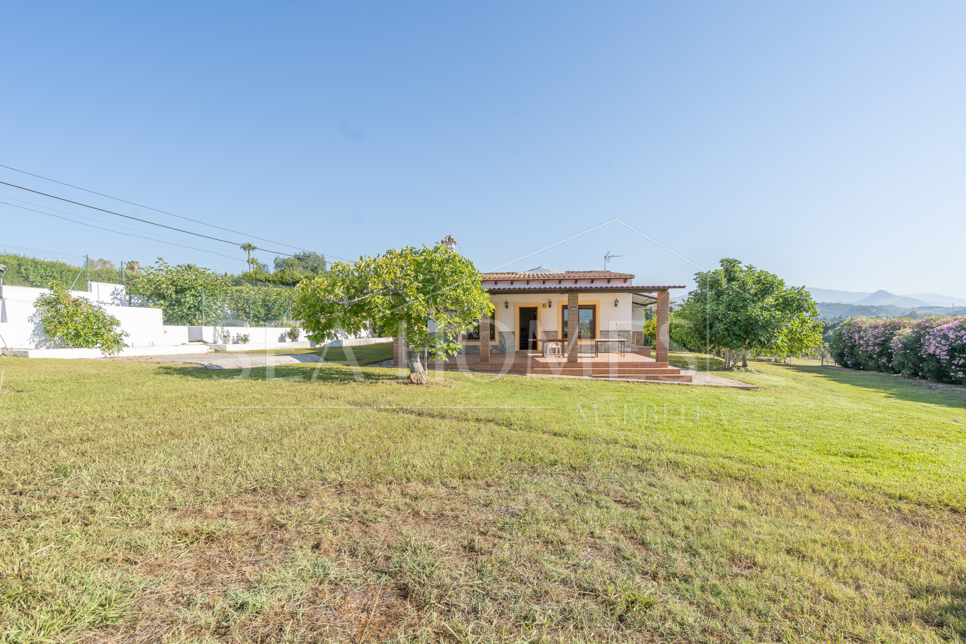 Beautiful, large country villa with beautiful sea views