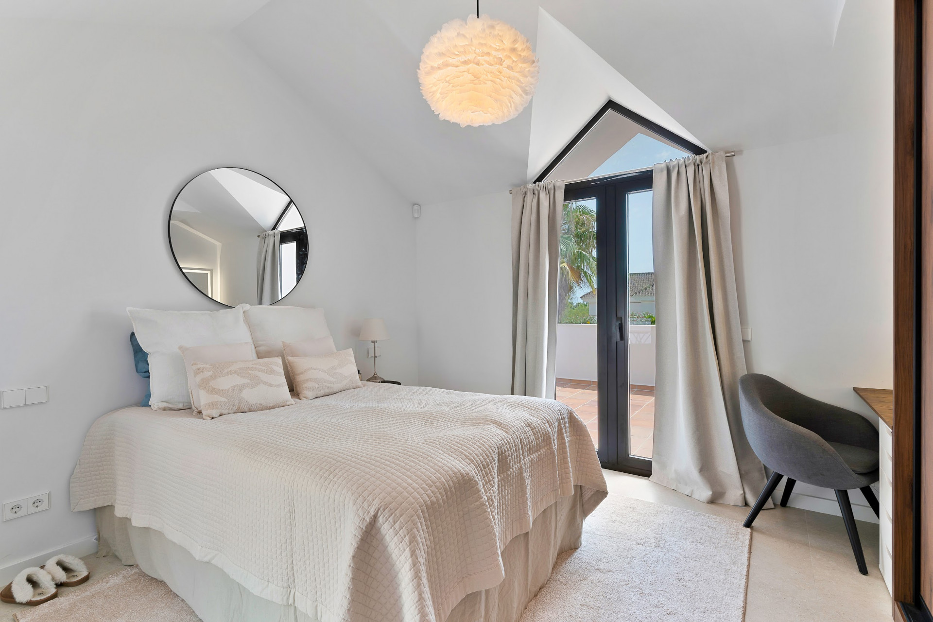 Image {index}: detached villa For sale, Nueva Andalucía, €2,650,000 [HFMs588317]