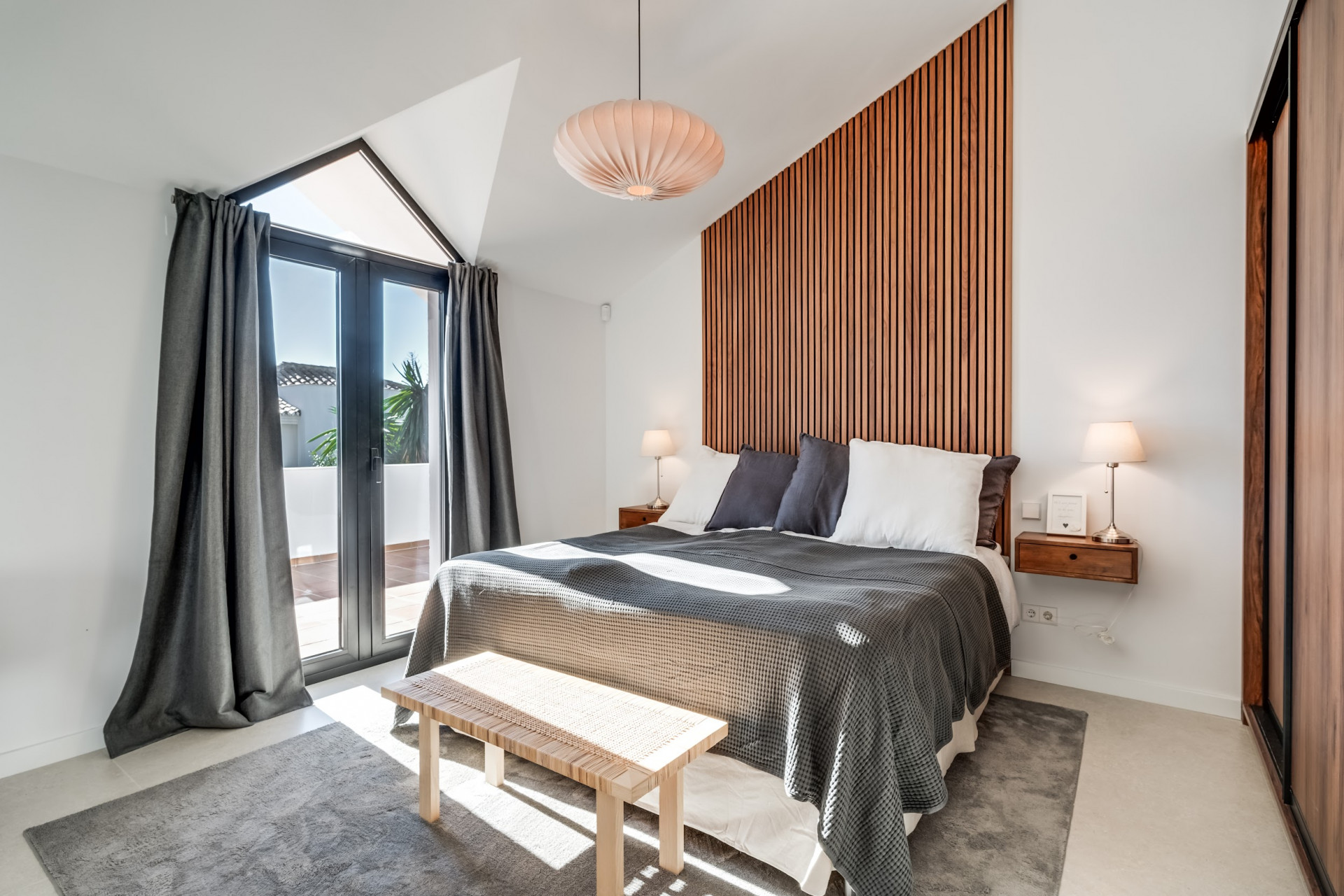 Image {index}: detached villa For sale, Nueva Andalucía, €2,650,000 [HFMs588317]