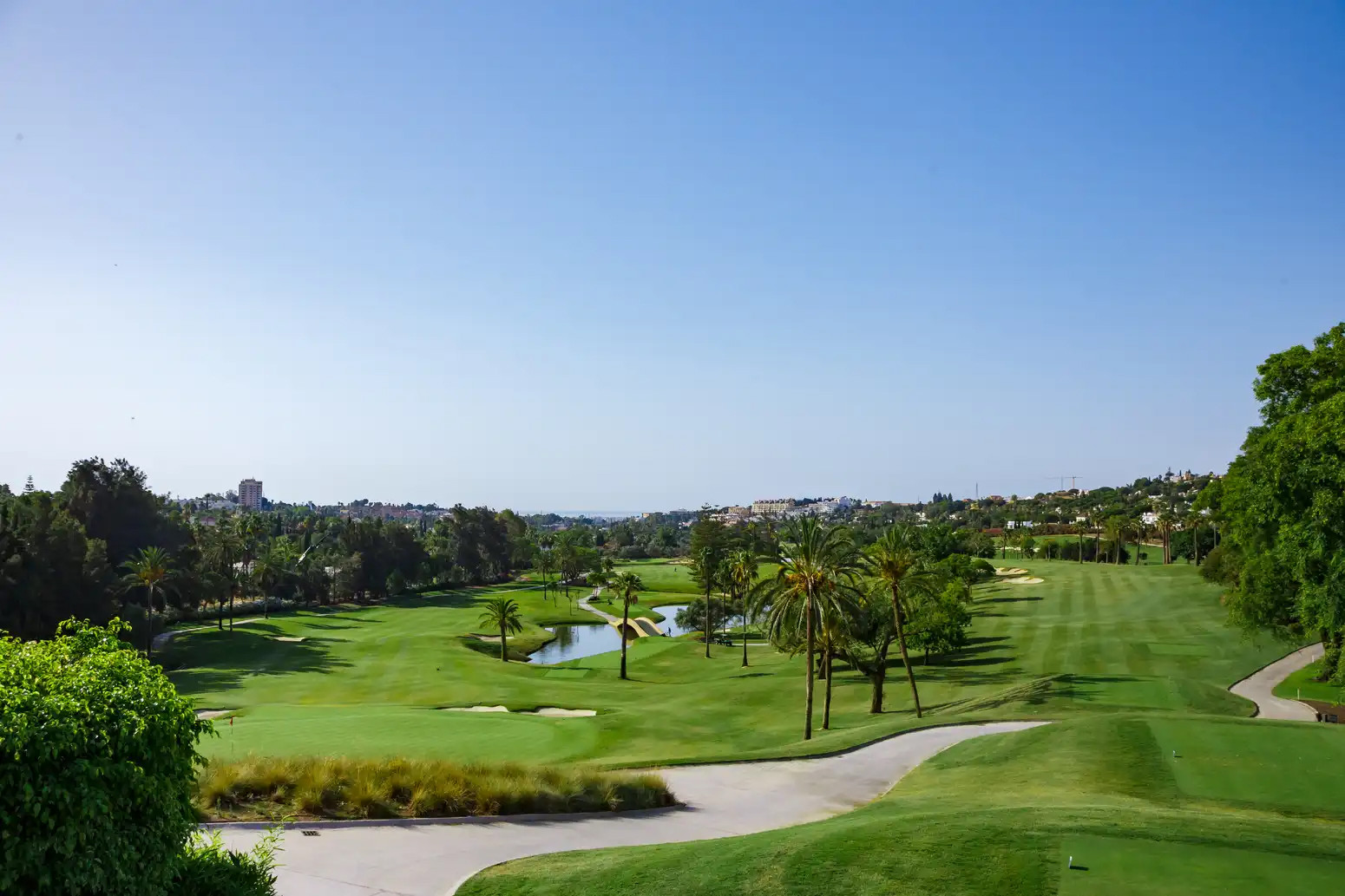 Image {index}: detached villa For sale, Nueva Andalucía, €2,650,000 [HFMs588317]