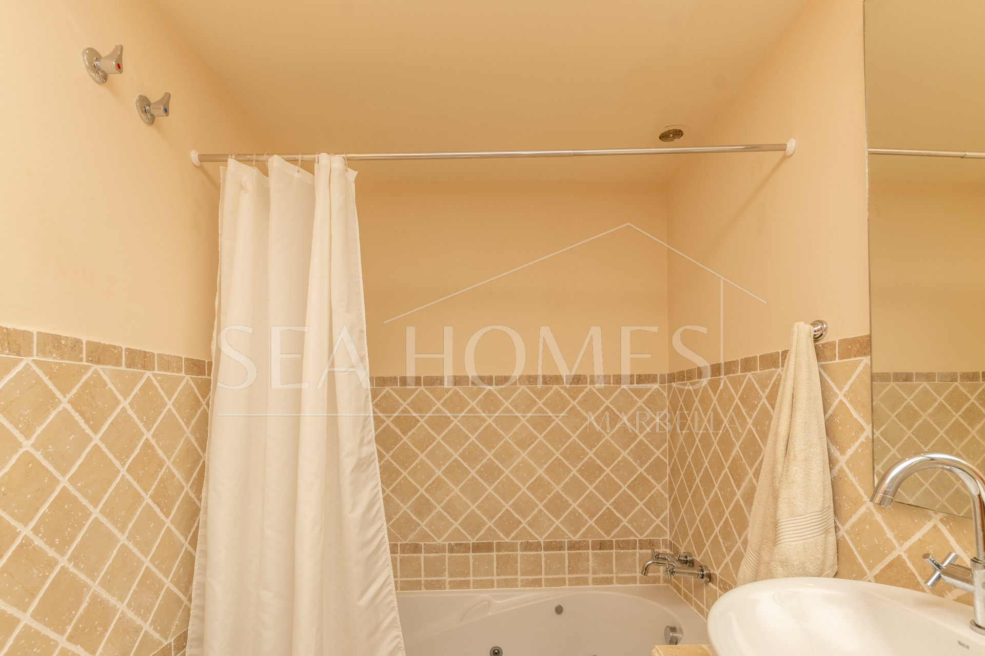 Apartment, terrace, swimming pool, golf, 2 bedrooms, Estepona, La Resina, Selwo.