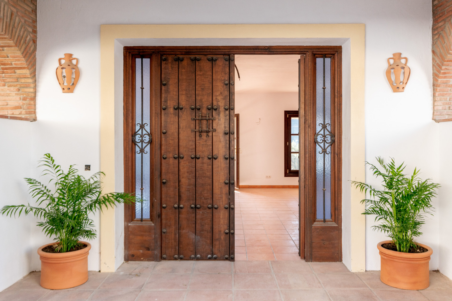 Villa zum Verkauf in Casares, Costa del Sol