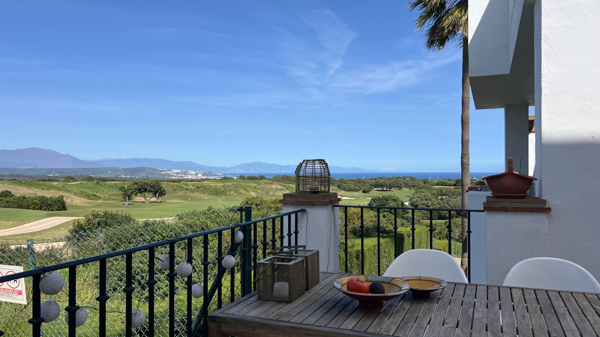Frontline golf ground-floor apartment with stunning views in La Alcaidesa, near Sotogrande, Cadiz