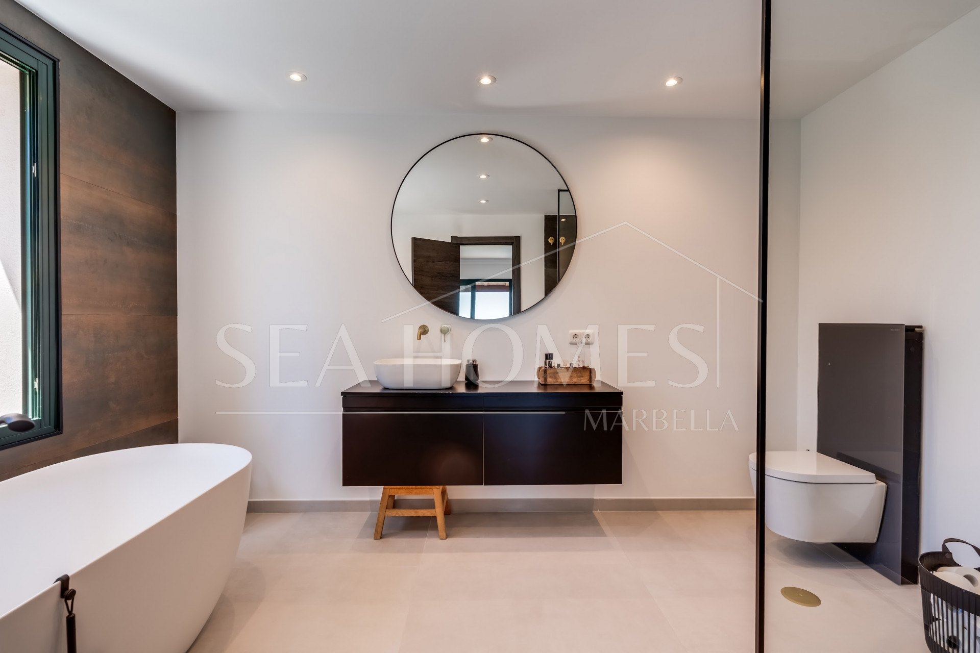 Luxury 3-Bedroom Apartment with Stunning Mediterranean Views