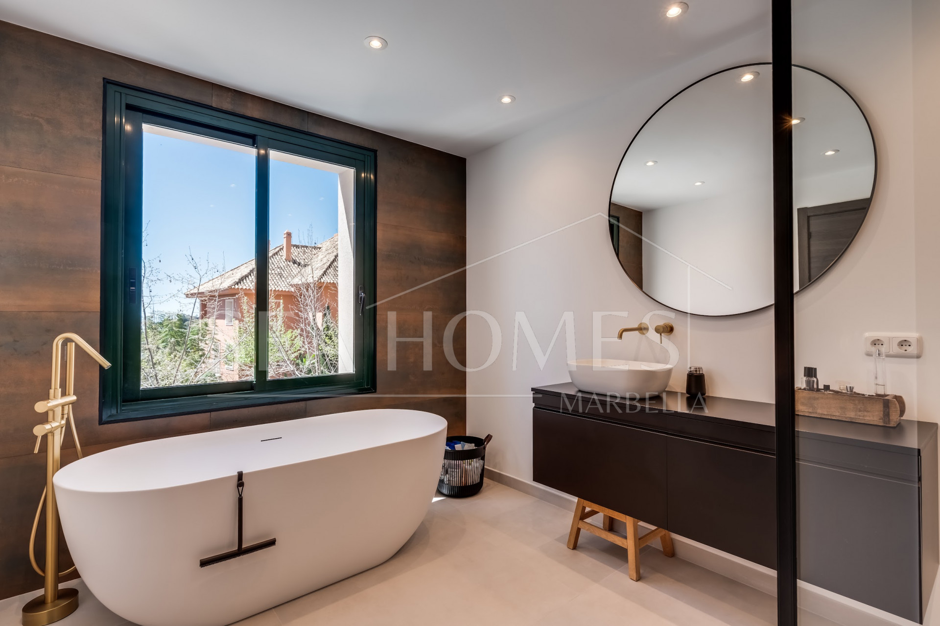 Luxury 3-Bedroom Apartment with Stunning Mediterranean Views