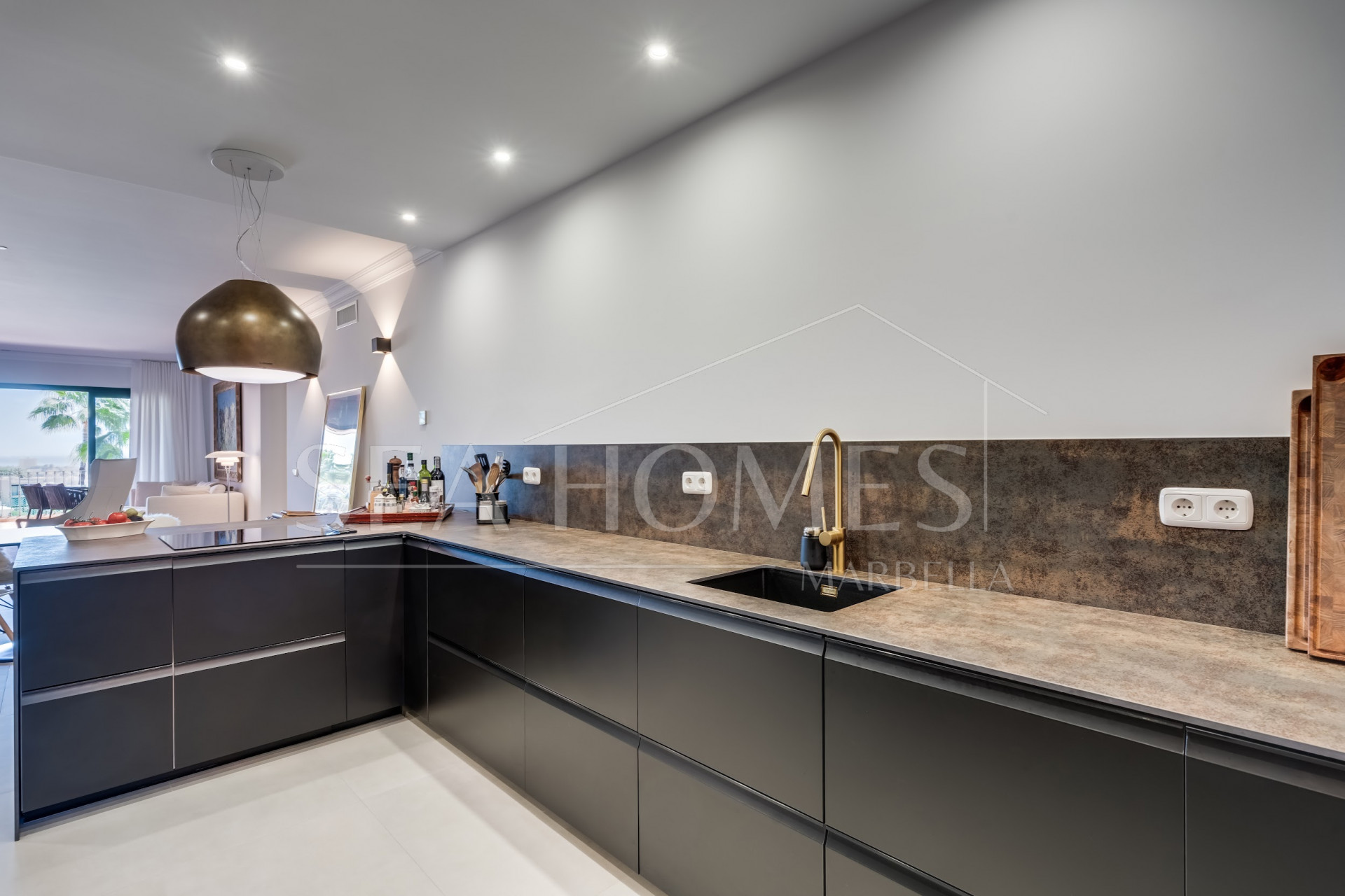 Luxury 3-Bedroom Apartment with Stunning Mediterranean Views