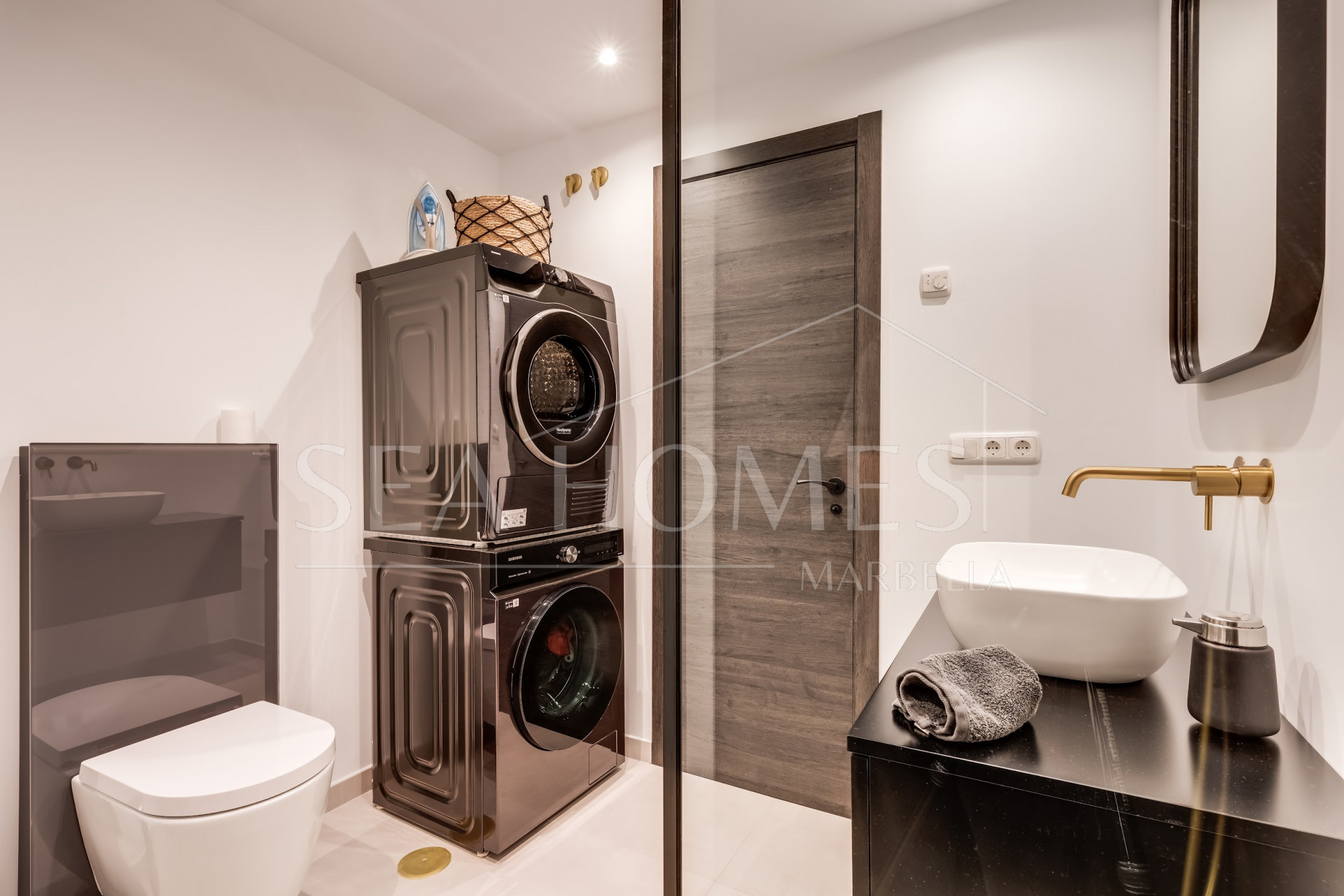 Luxury 3-Bedroom Apartment with Stunning Mediterranean Views