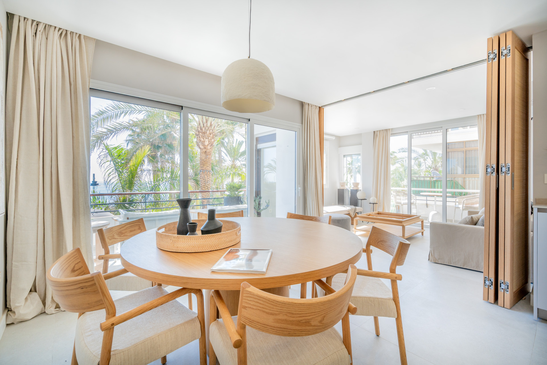 Stunning first line apartment in Estepona Center — photo 5